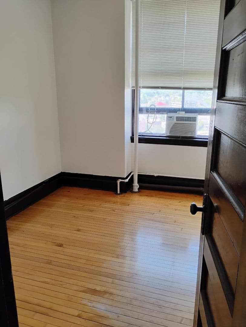 Uniontown Apartment: 48-52 W Main St