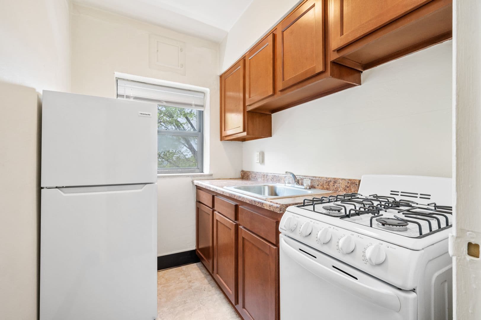 Pittsburgh Apartment: 3336 Brownsville Rd