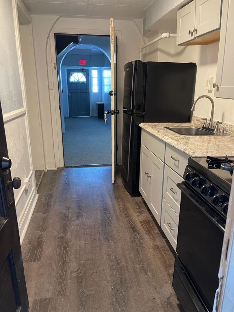 Pittsburgh Apartment: 701 Brownsville Rd