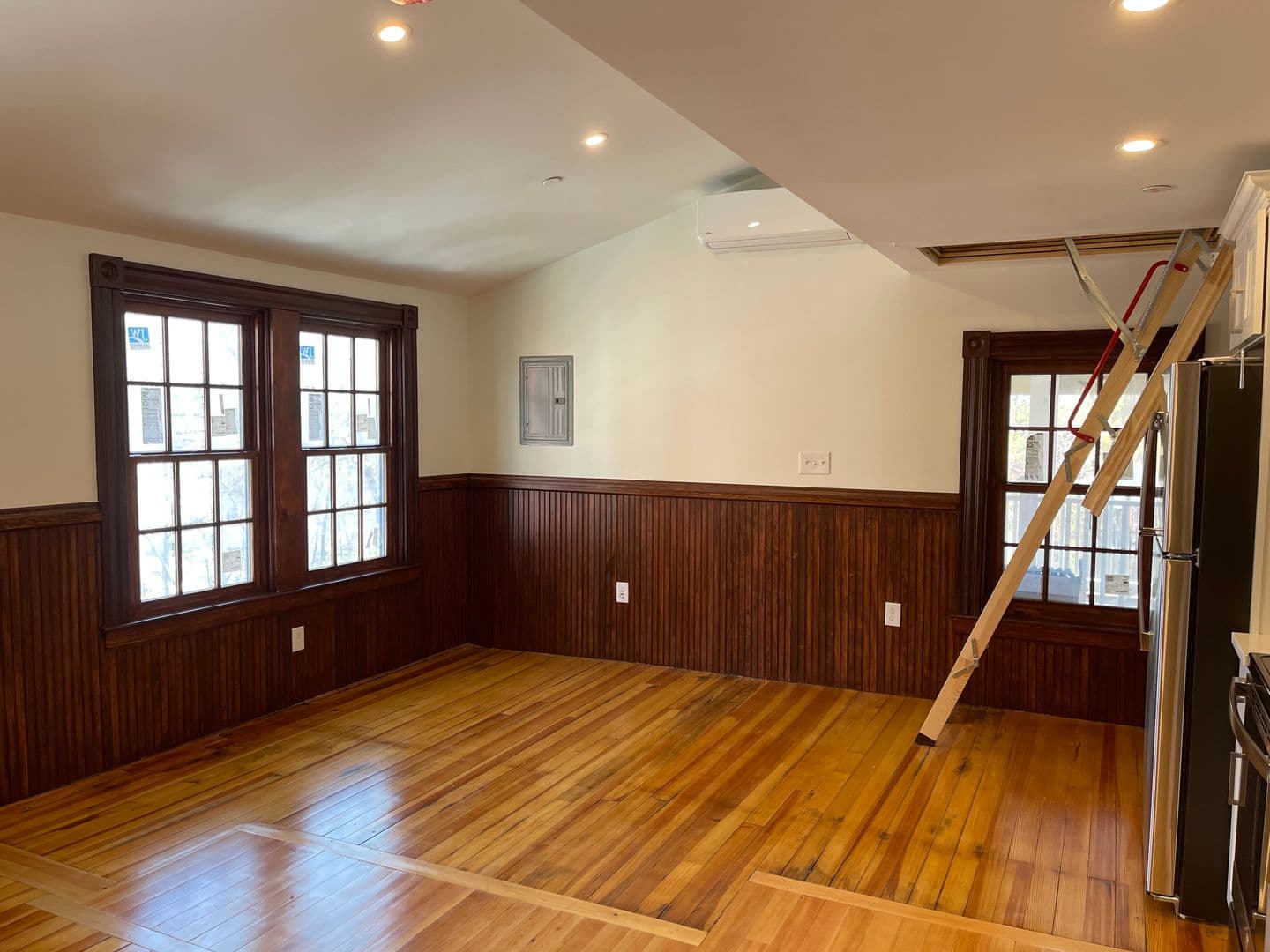 Leominster Apartment: 41 Summer St