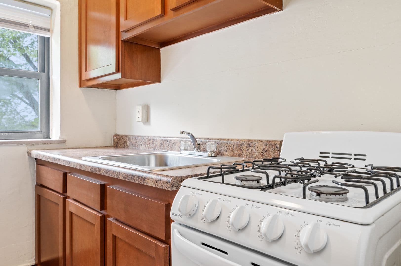 Pittsburgh Apartment: 3336 Brownsville Rd