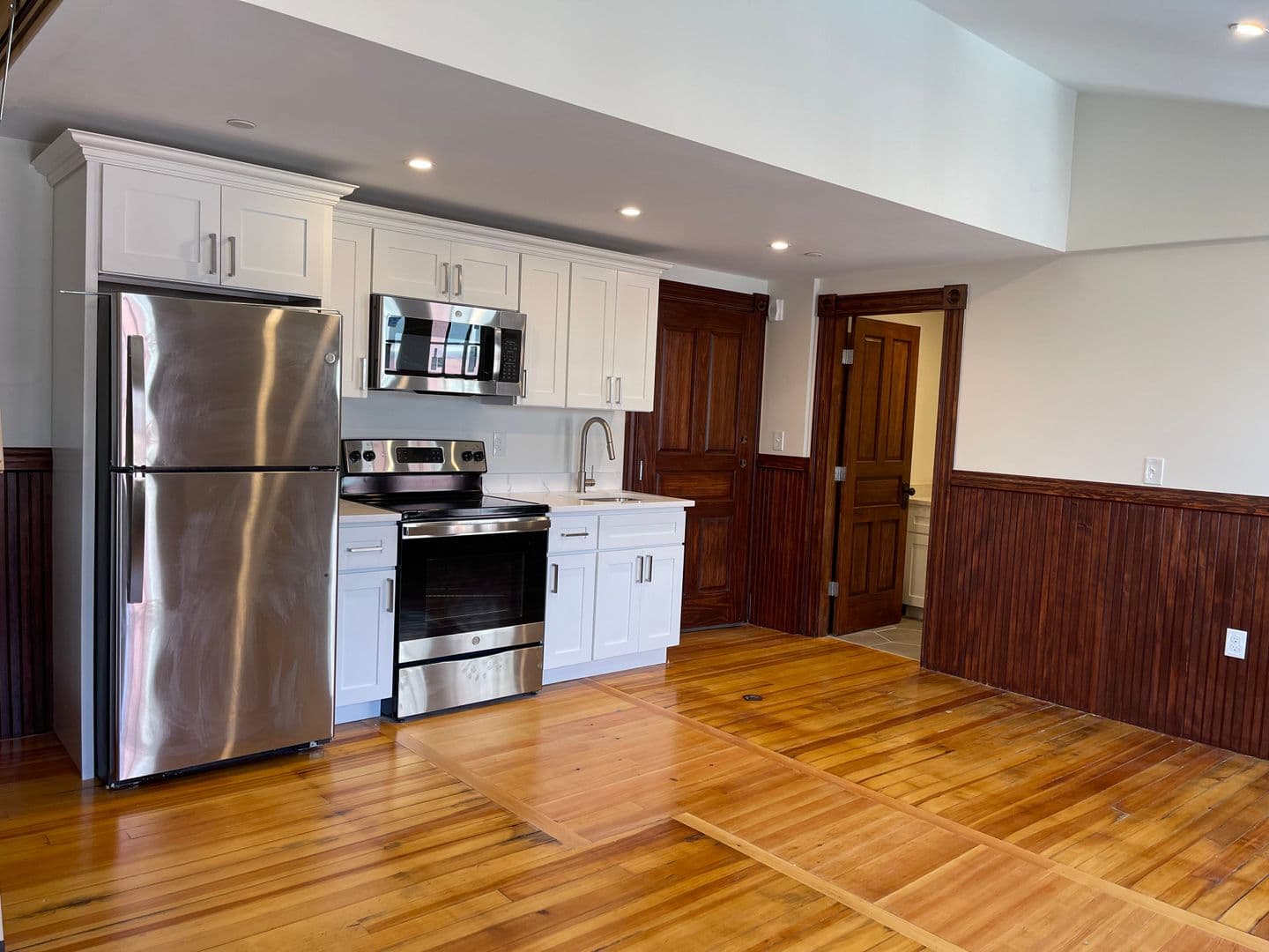 Leominster Apartment: 41 Summer St