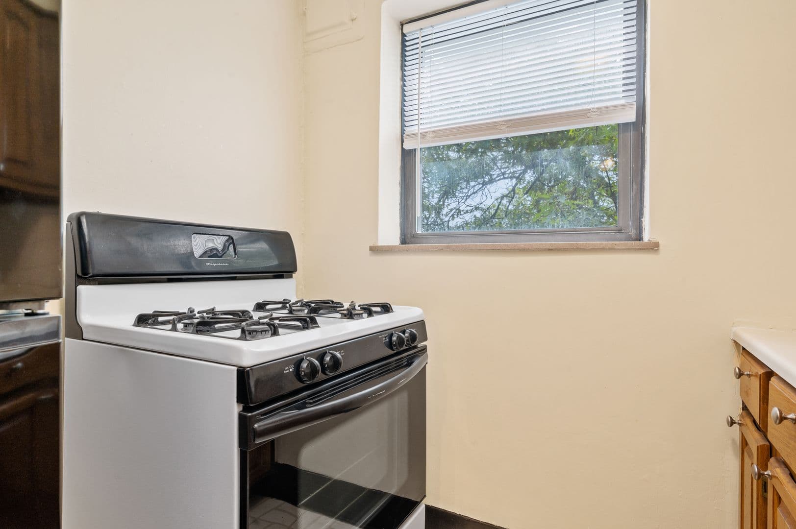 Pittsburgh Apartment: 3336 Brownsville Rd