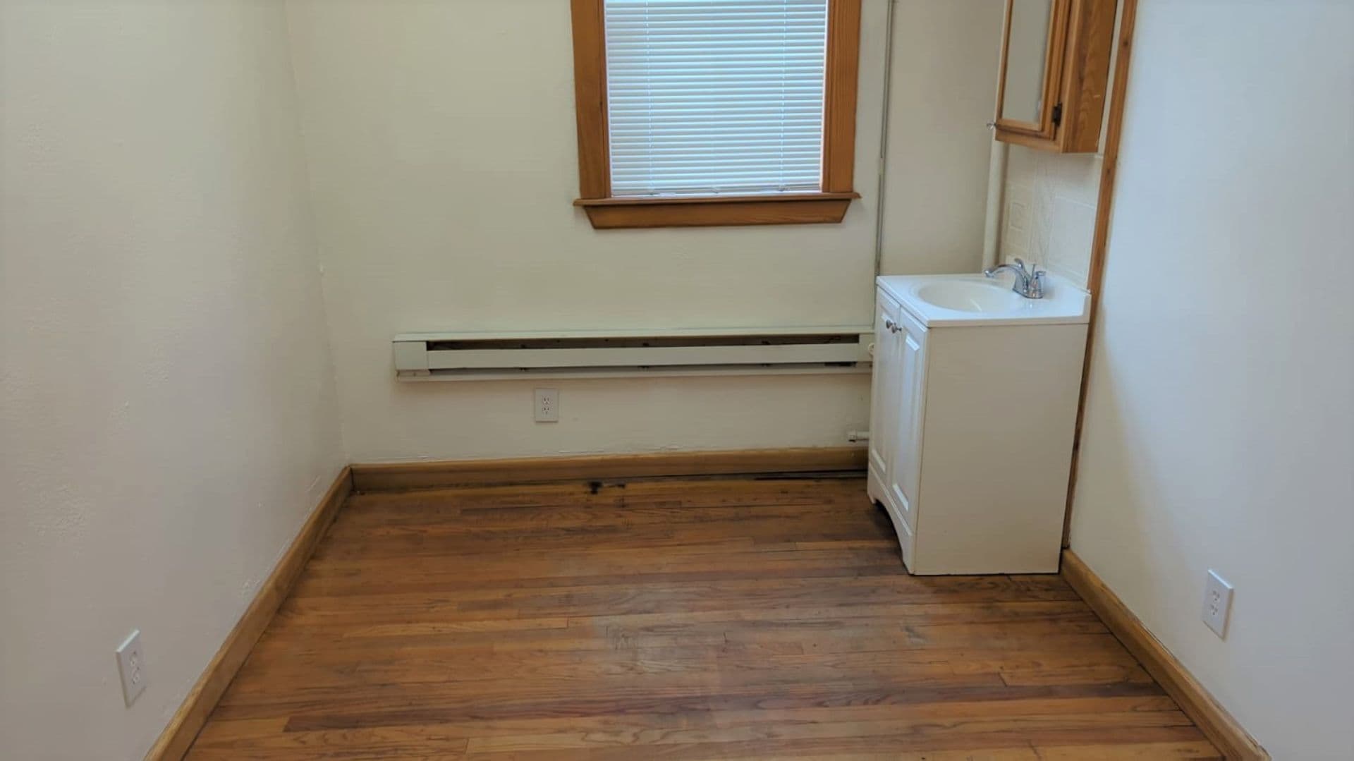 Rumford Apartment: 25 Hartford St