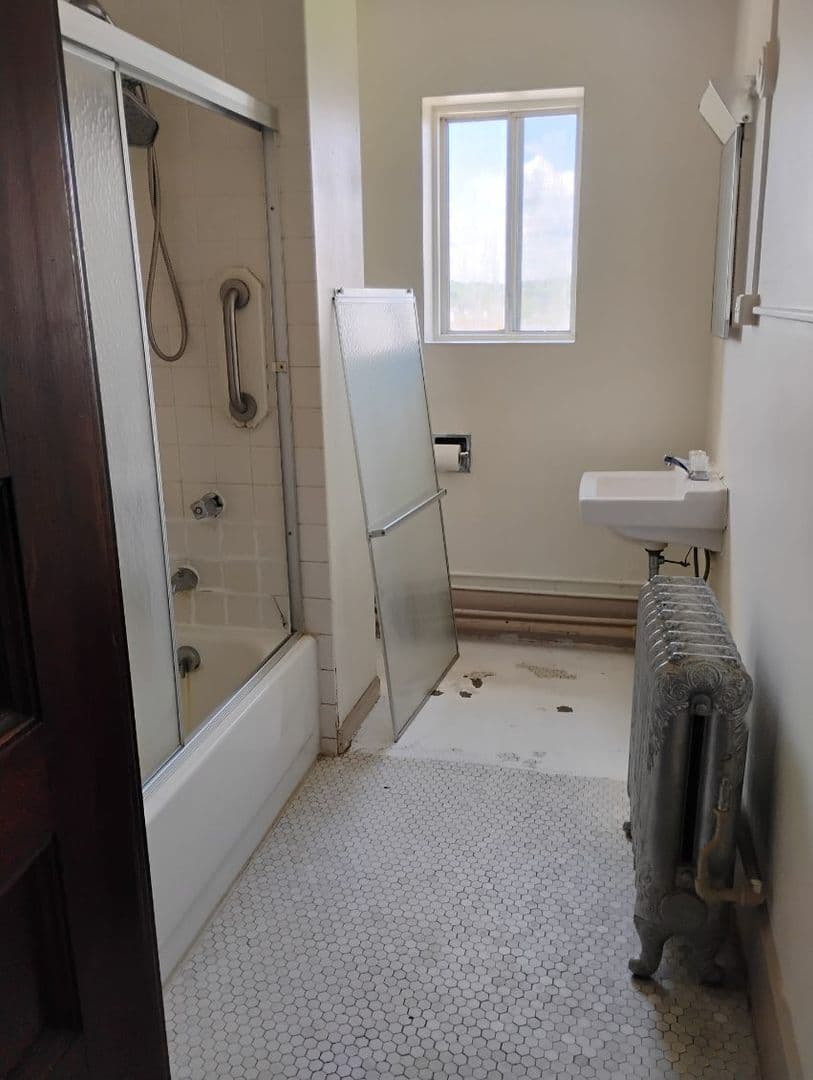 Uniontown Apartment: 48-52 W Main St