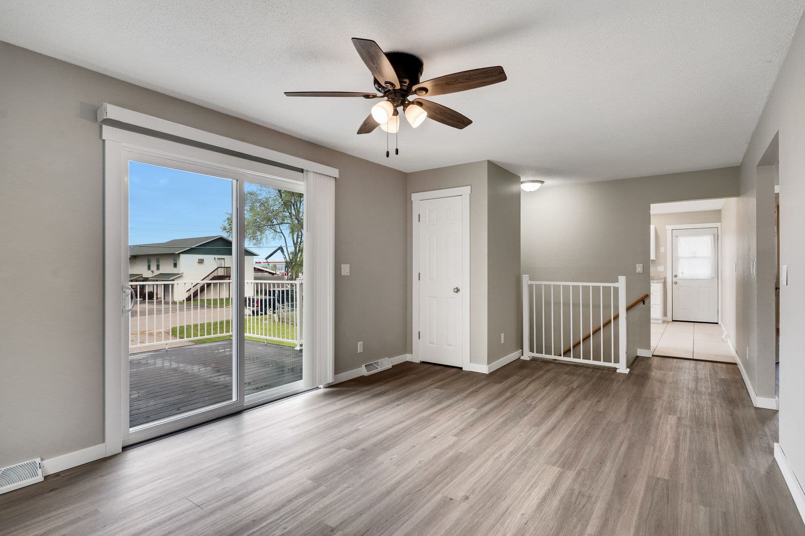 Onalaska Apartment: 928-932 West Ave