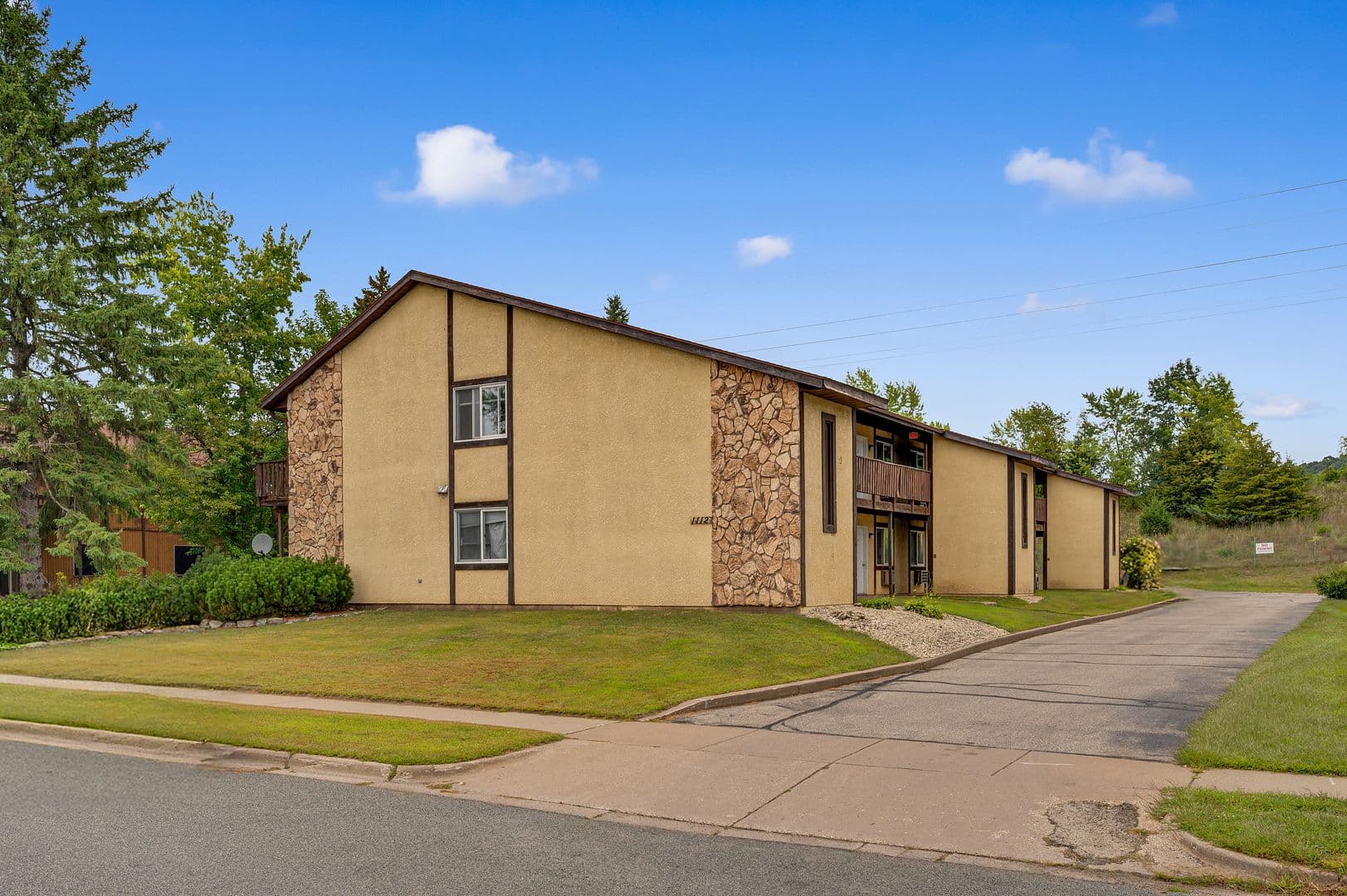 Onalaska Apartment: 1112 10th Ave N