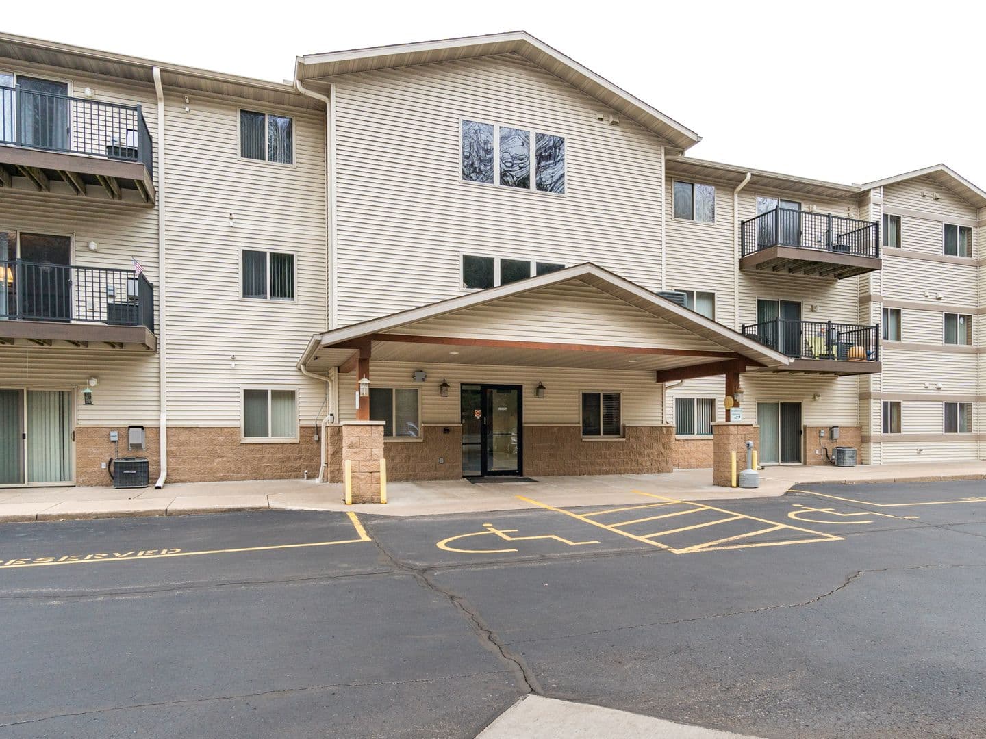 Onalaska Apartment: 135 Marcou Rd