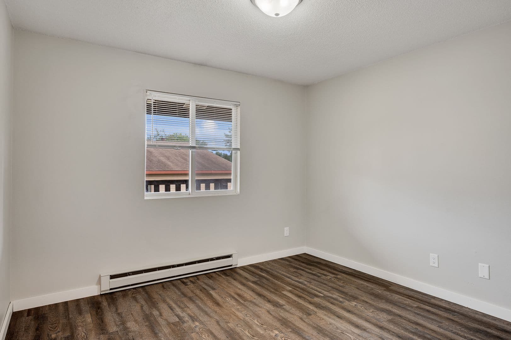 Onalaska Apartment: 1112 10th Ave N