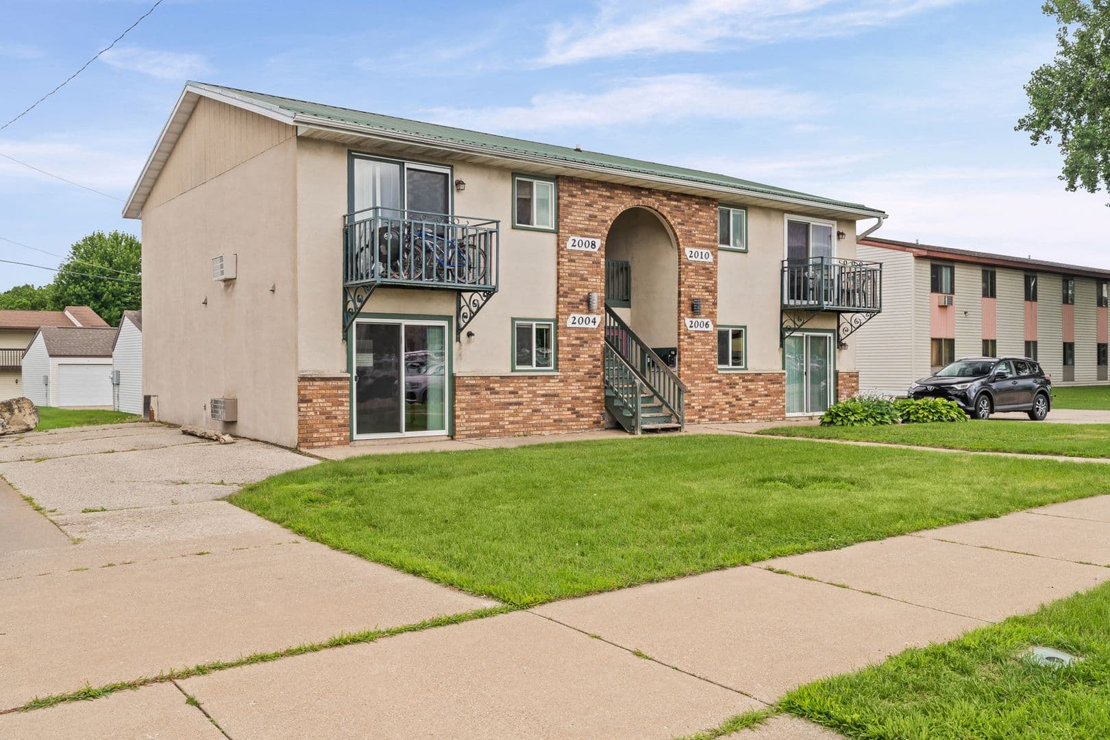 La Crosse Apartment: 2004-2010 7th St S