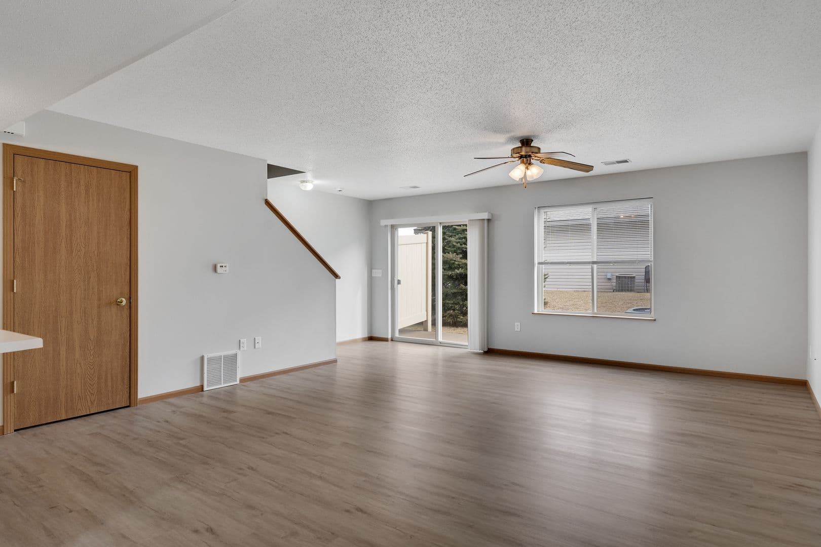 Holmen Apartment: 1208 Eastwood St