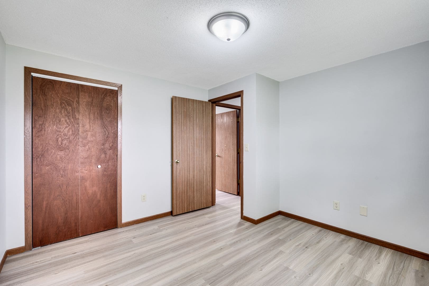 West Salem Apartment: 1225-1233 Branding Iron Rd