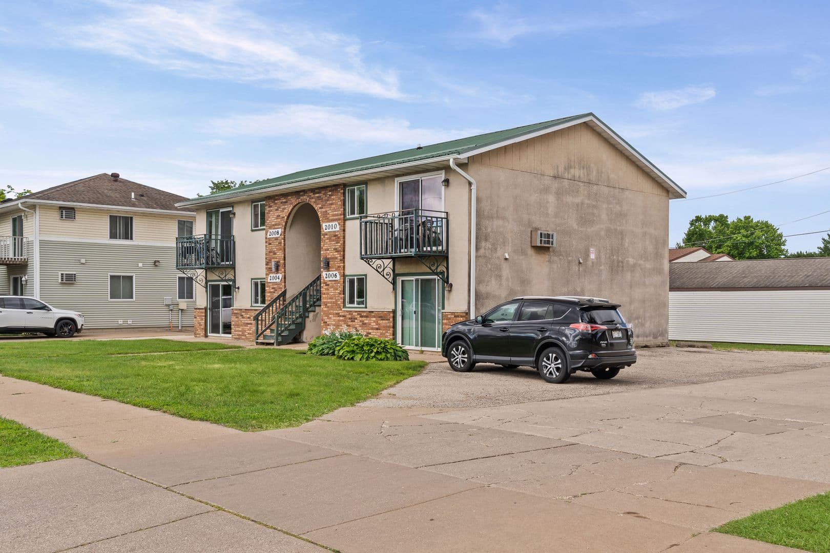 La Crosse Apartment: 2004-2010 7th St S
