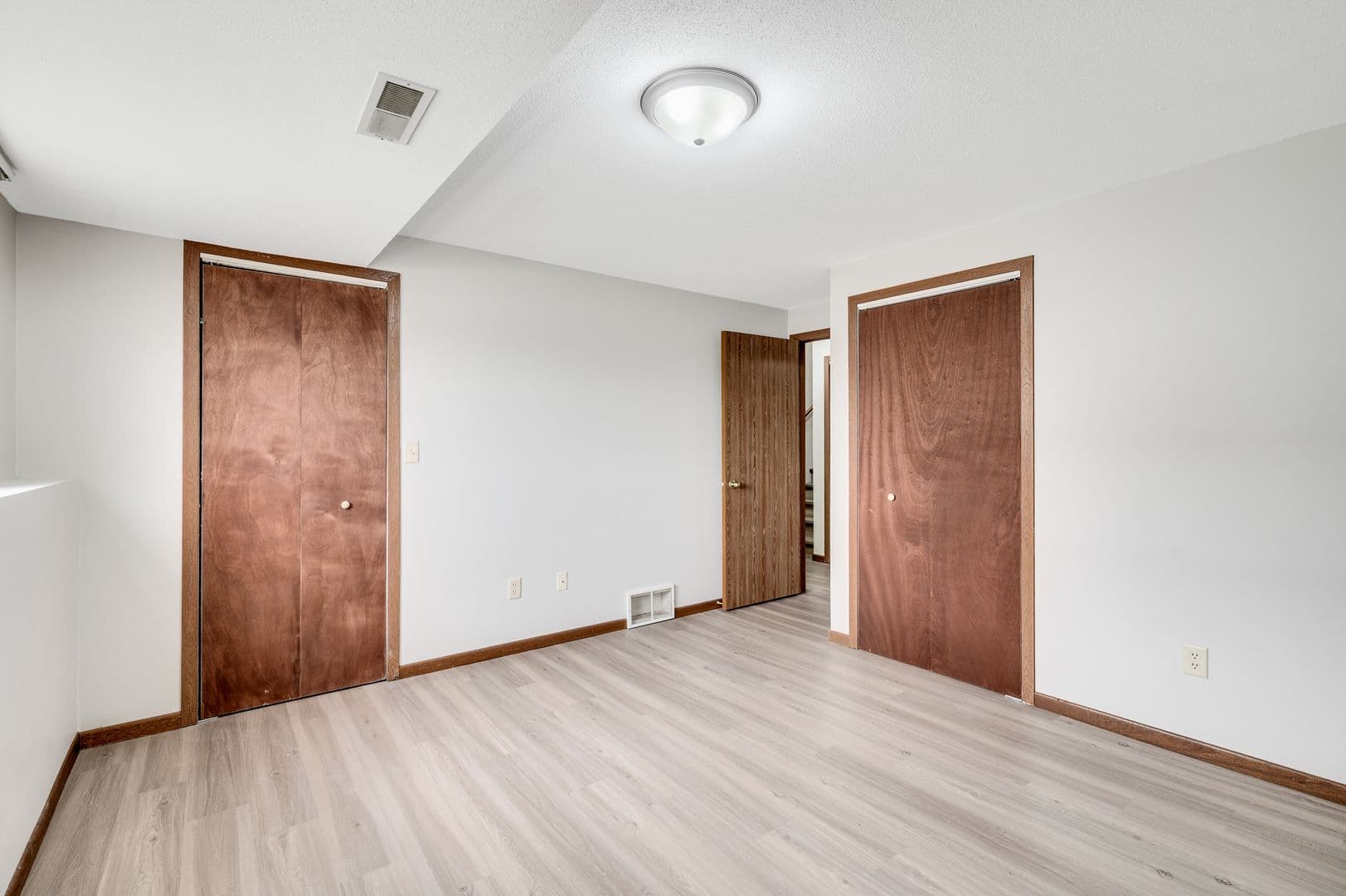West Salem Apartment: 1225-1233 Branding Iron Rd