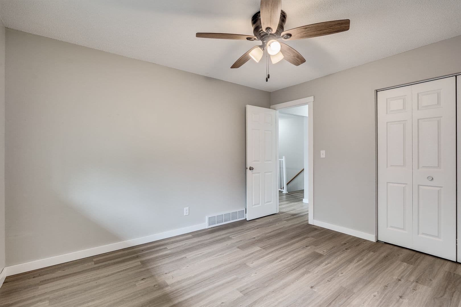Onalaska Apartment: 928-932 West Ave