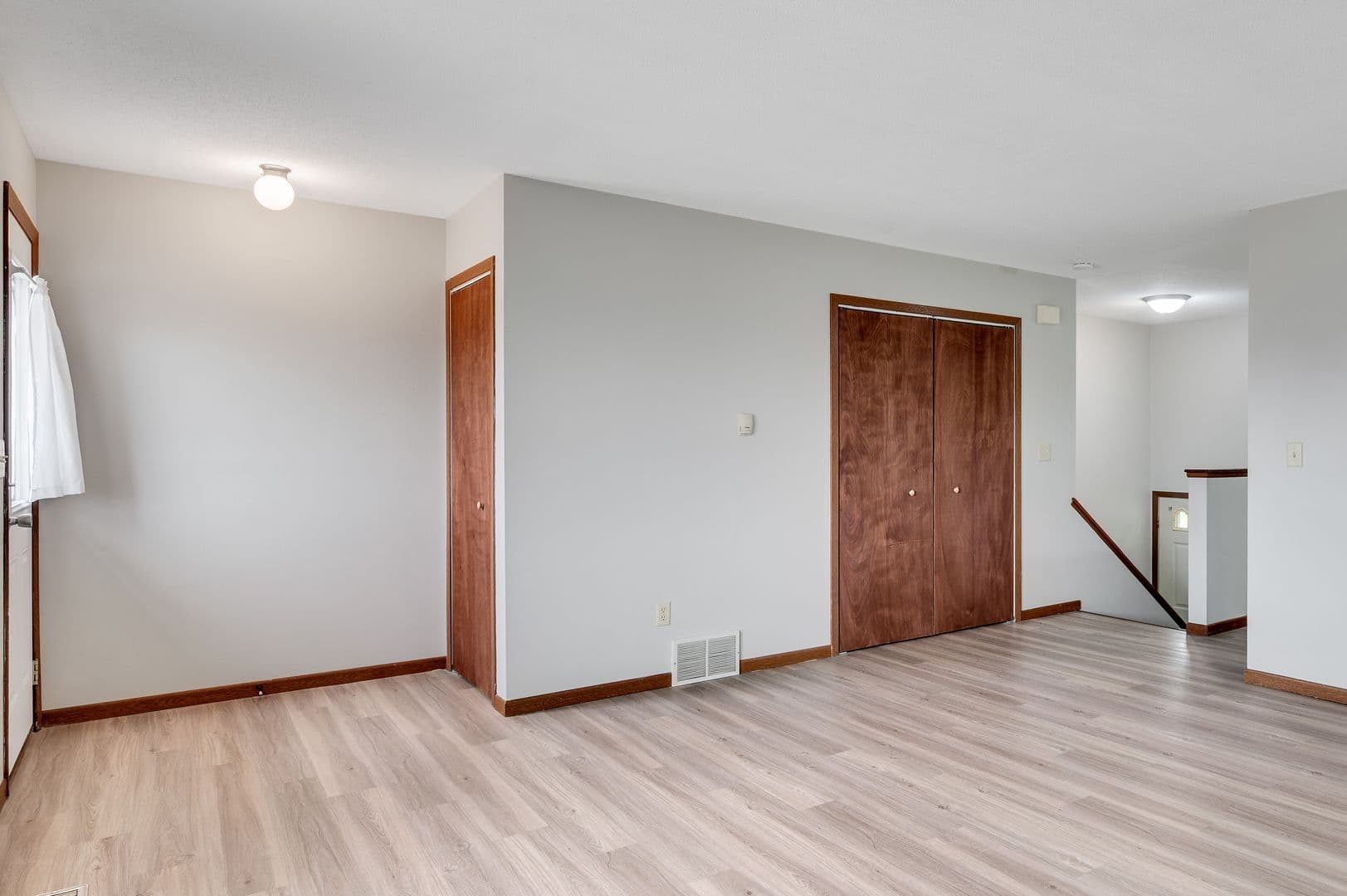 West Salem Apartment: 1225-1233 Branding Iron Rd