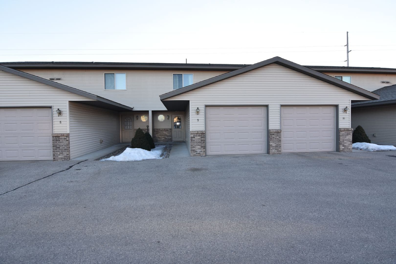 Holmen Apartment: 1204 Eastwood St