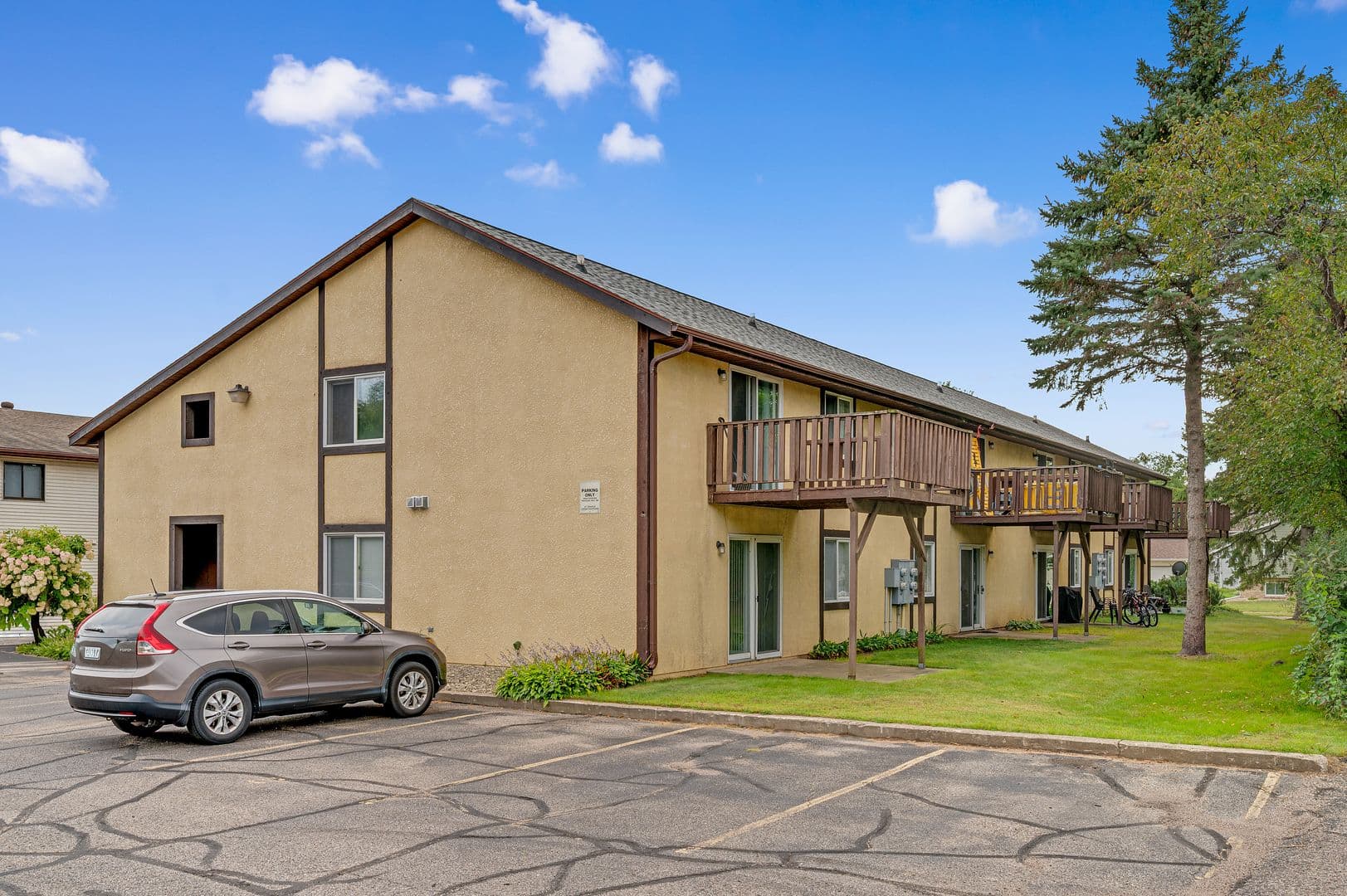Onalaska Apartment: 1112 10th Ave N
