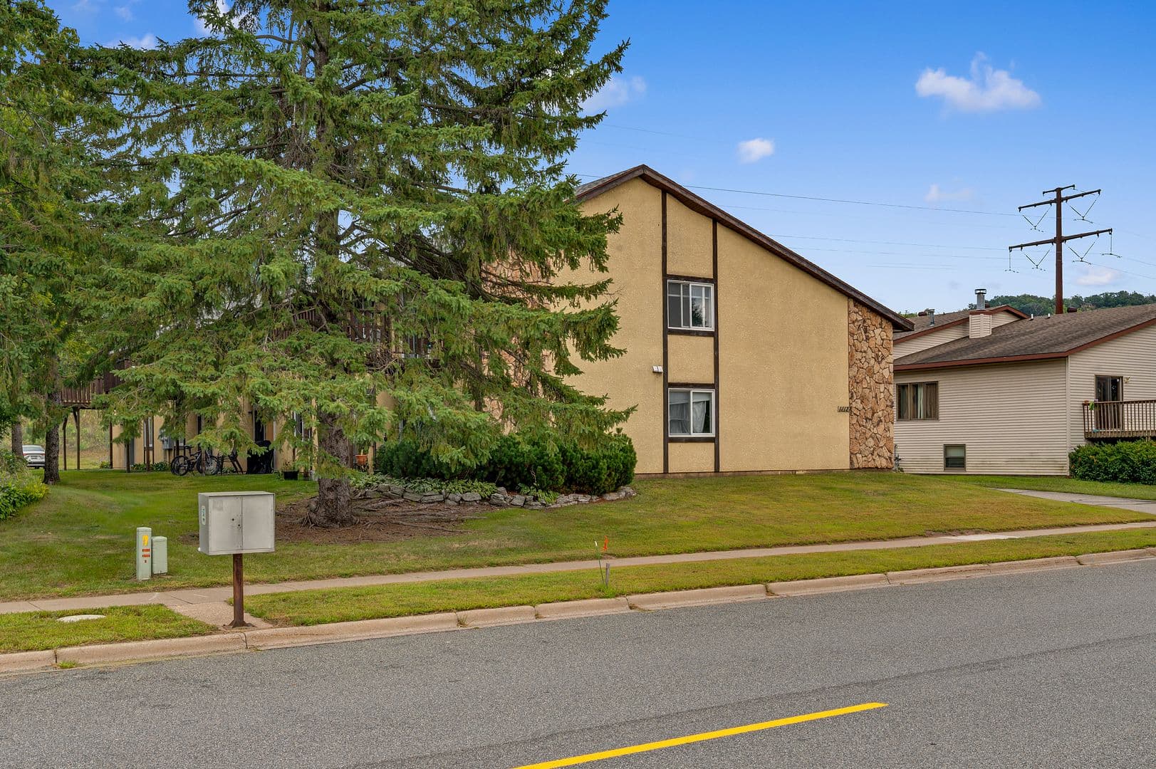 Onalaska Apartment: 1112 10th Ave N