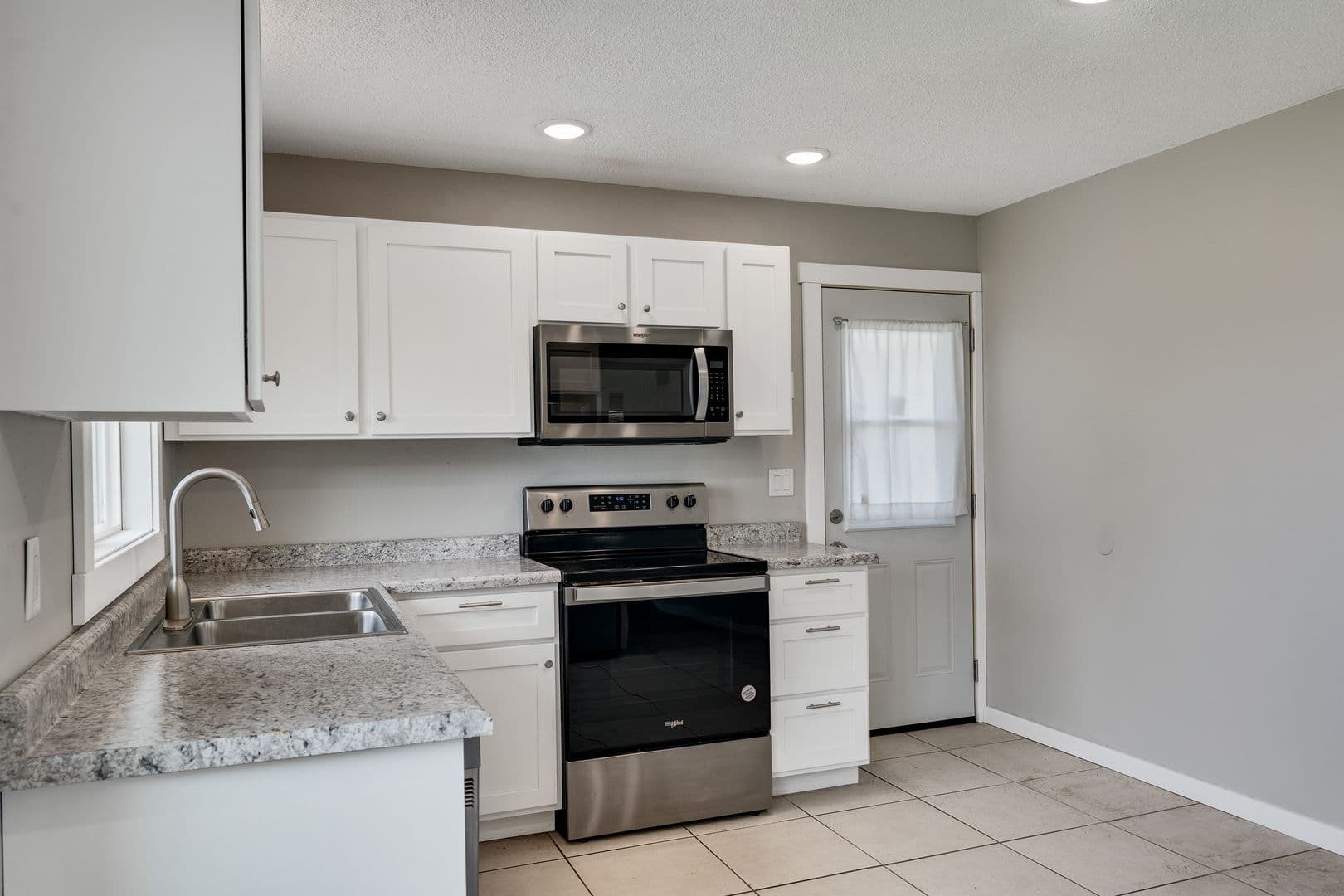 Onalaska Apartment: 928-932 West Ave