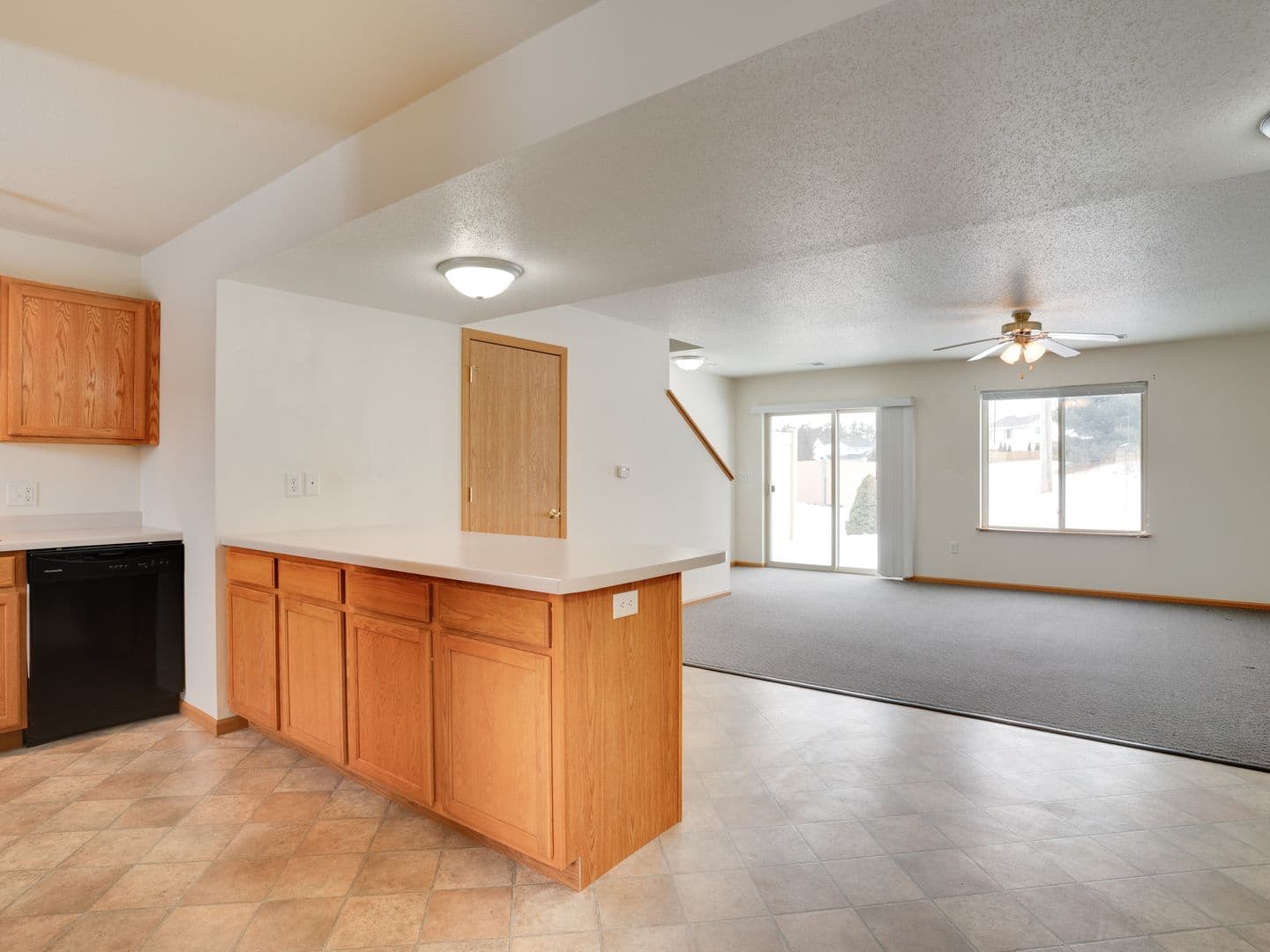 Holmen Apartment: 1204 Eastwood St