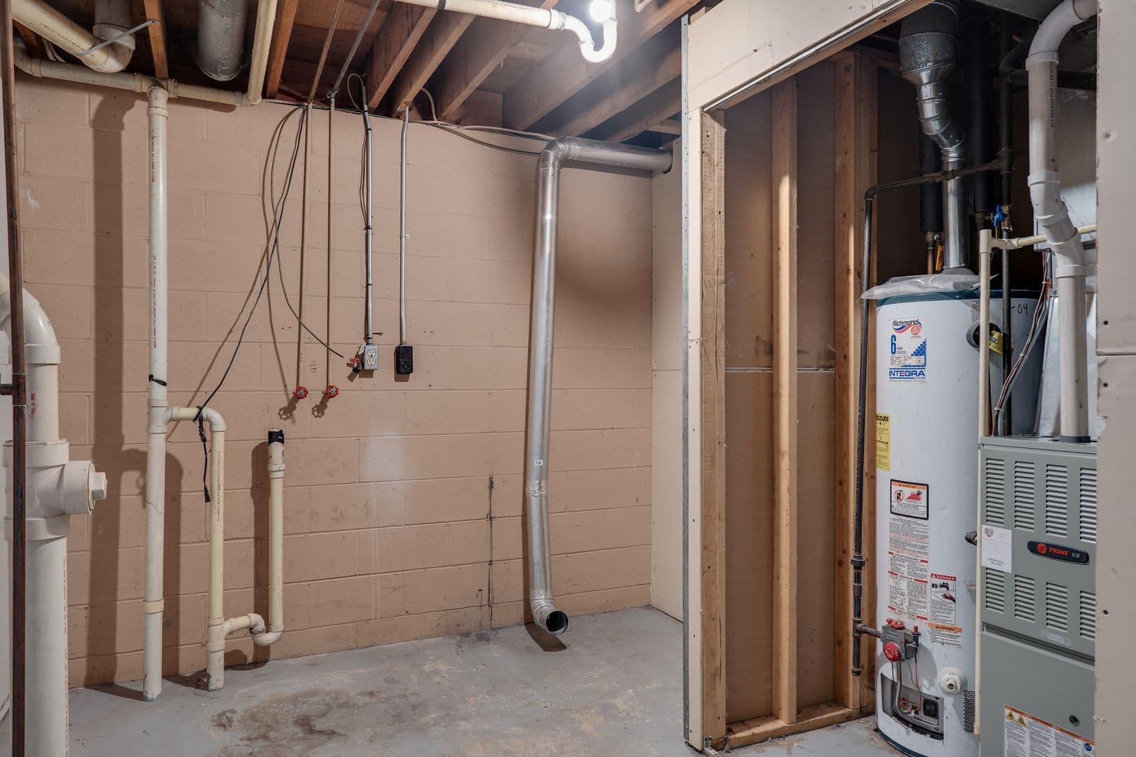 Onalaska Apartment: 928-932 West Ave