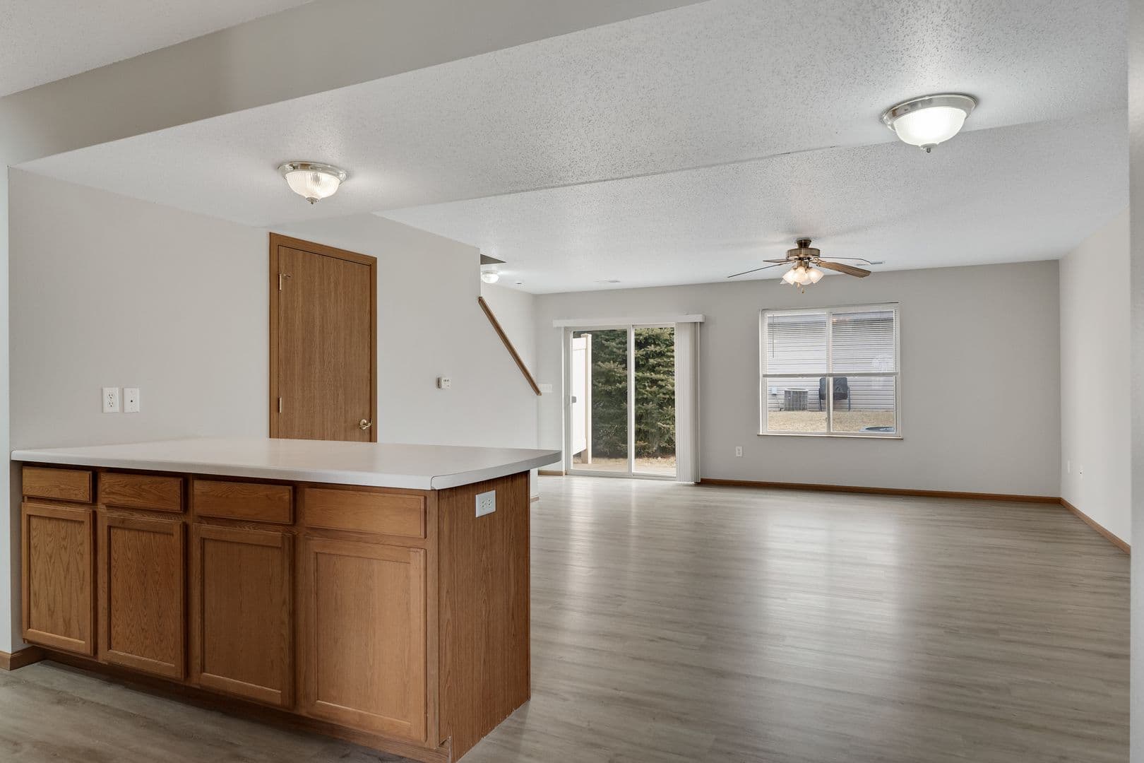 Holmen Apartment: 1204 Eastwood St