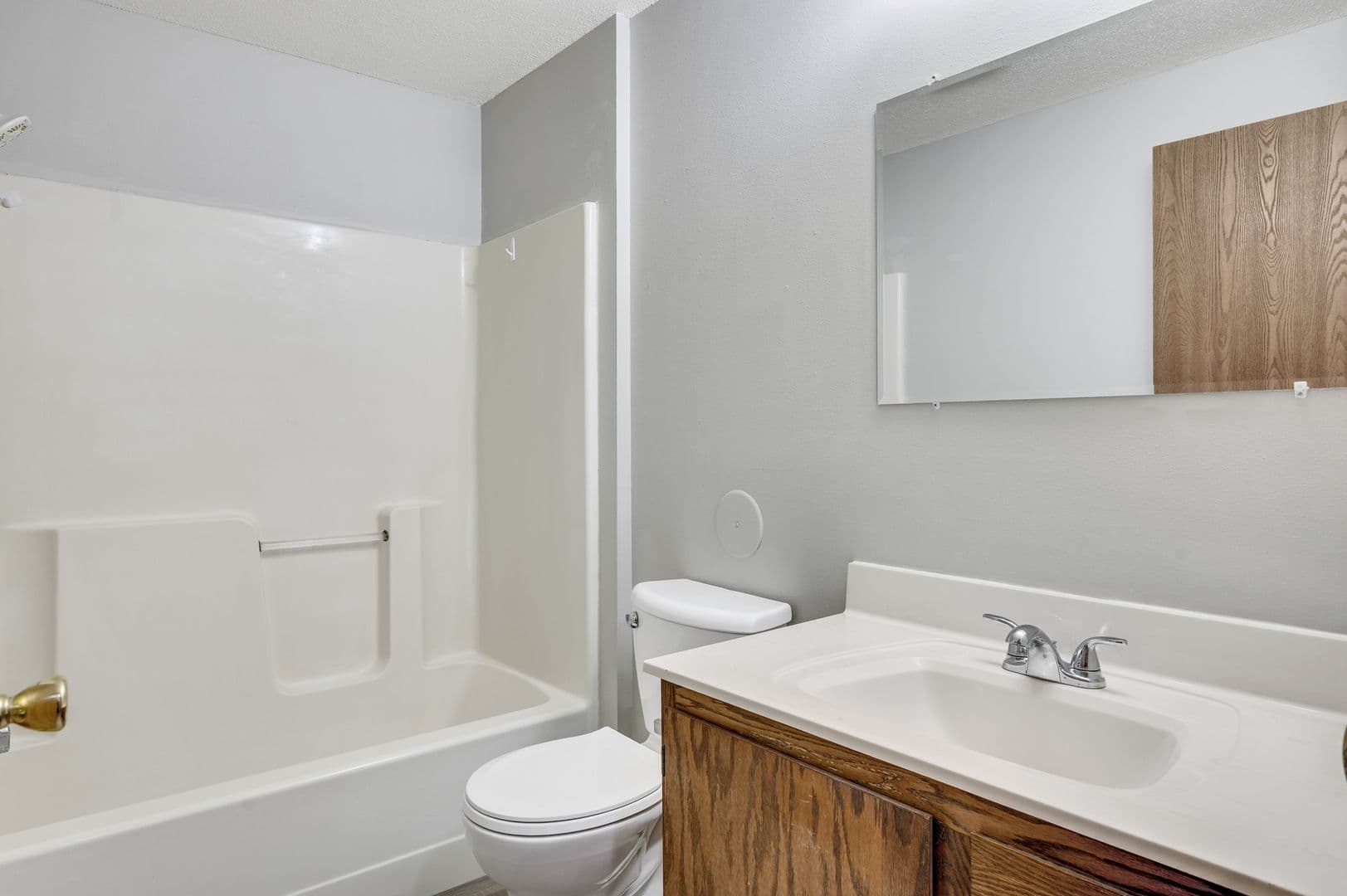 West Salem Apartment: 1225-1233 Branding Iron Rd