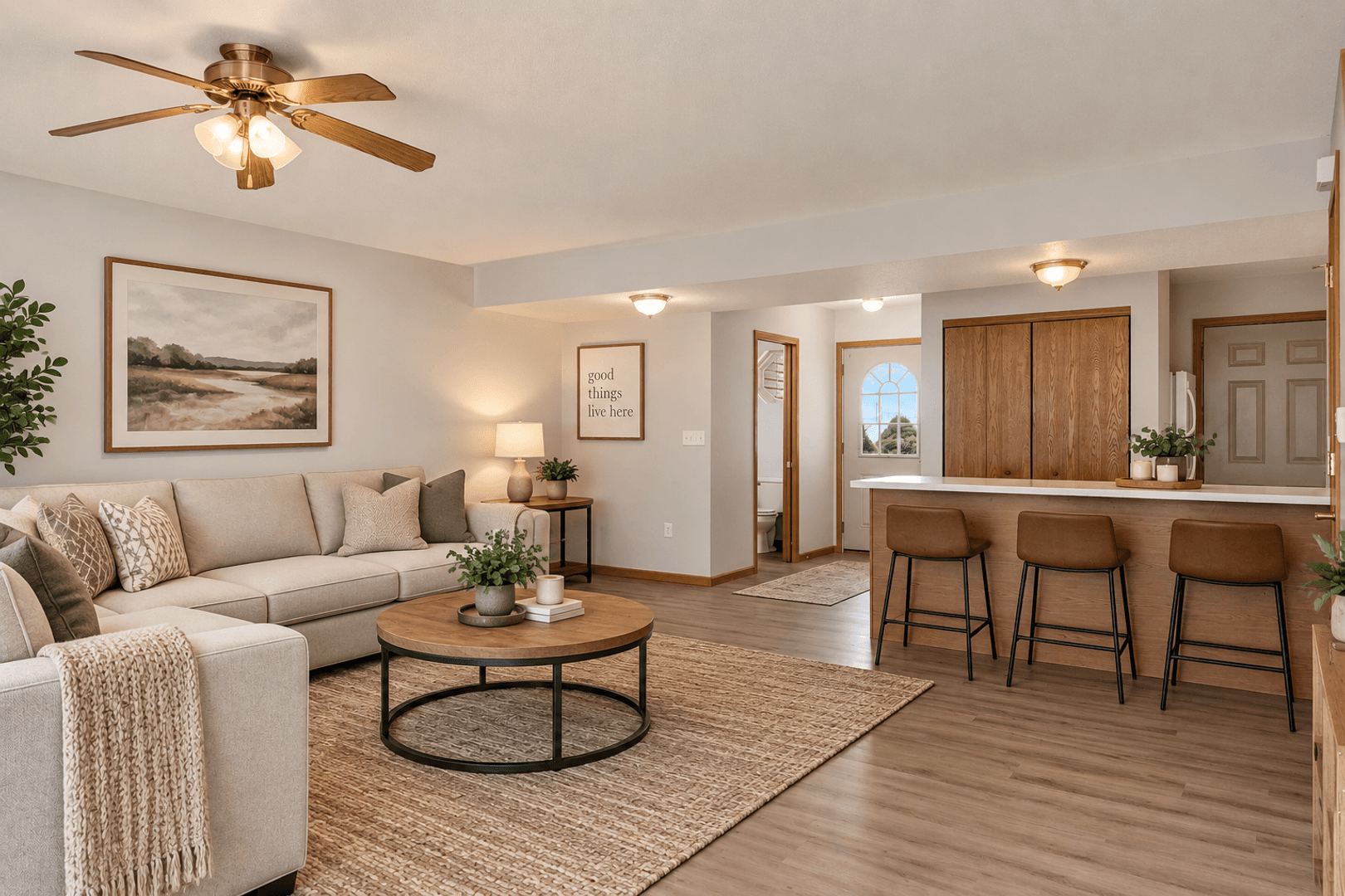 Holmen Apartment: 1208 Eastwood St