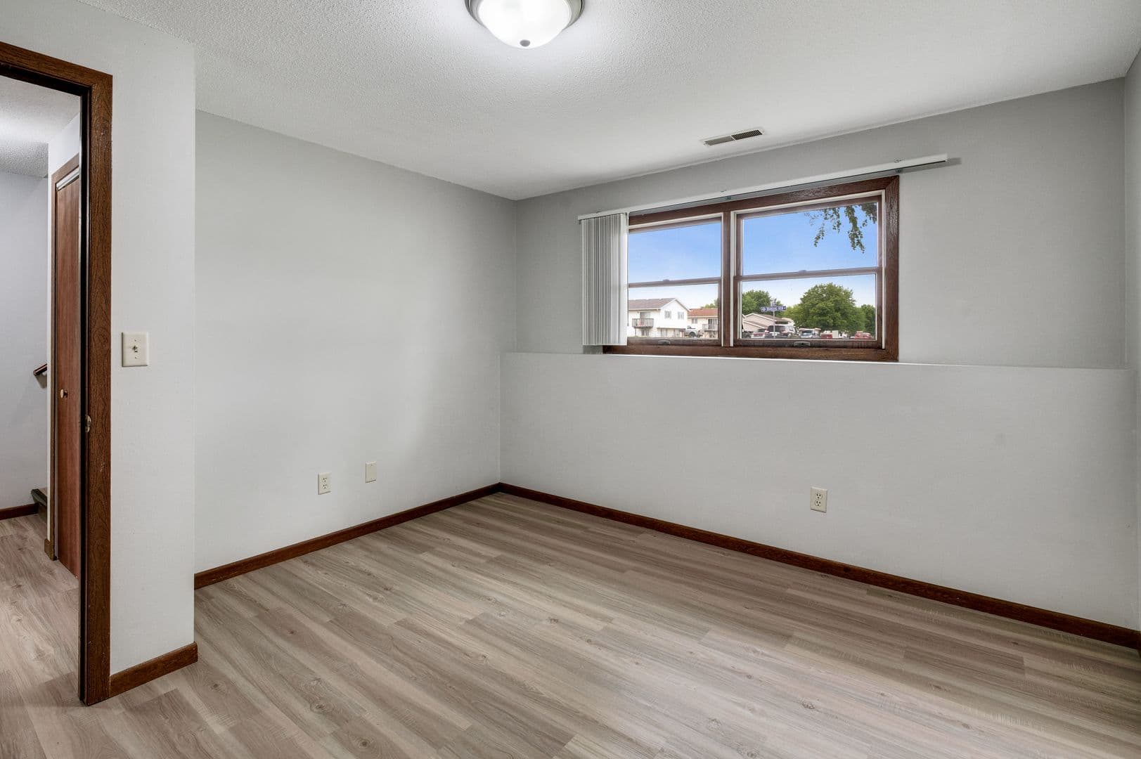 West Salem Apartment: 1225-1233 Branding Iron Rd