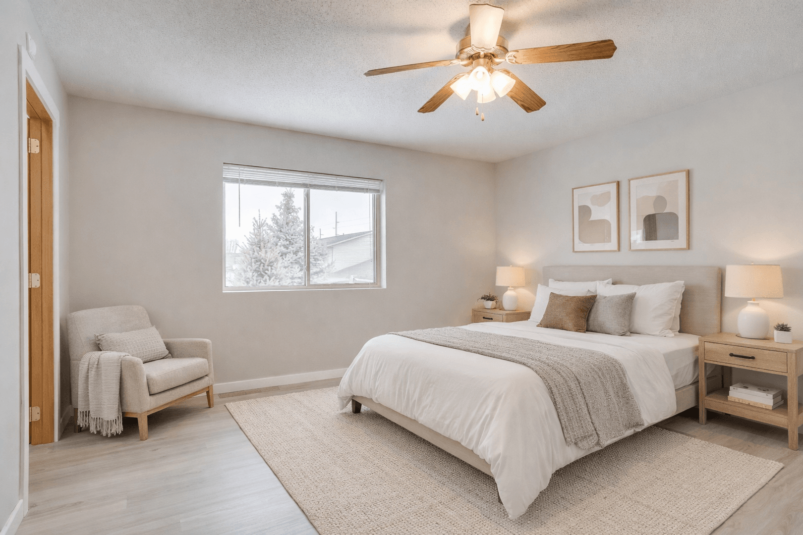 Holmen Apartment: 805 Angel Ct