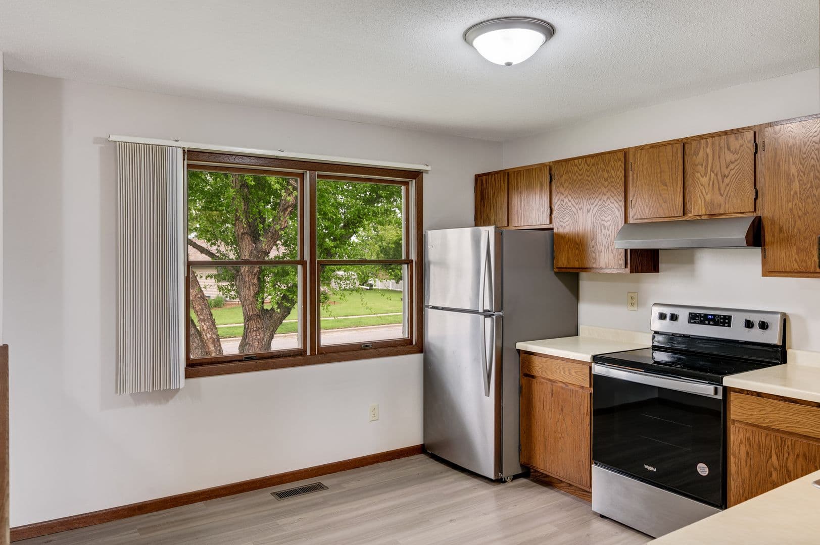West Salem Apartment: 1225-1233 Branding Iron Rd