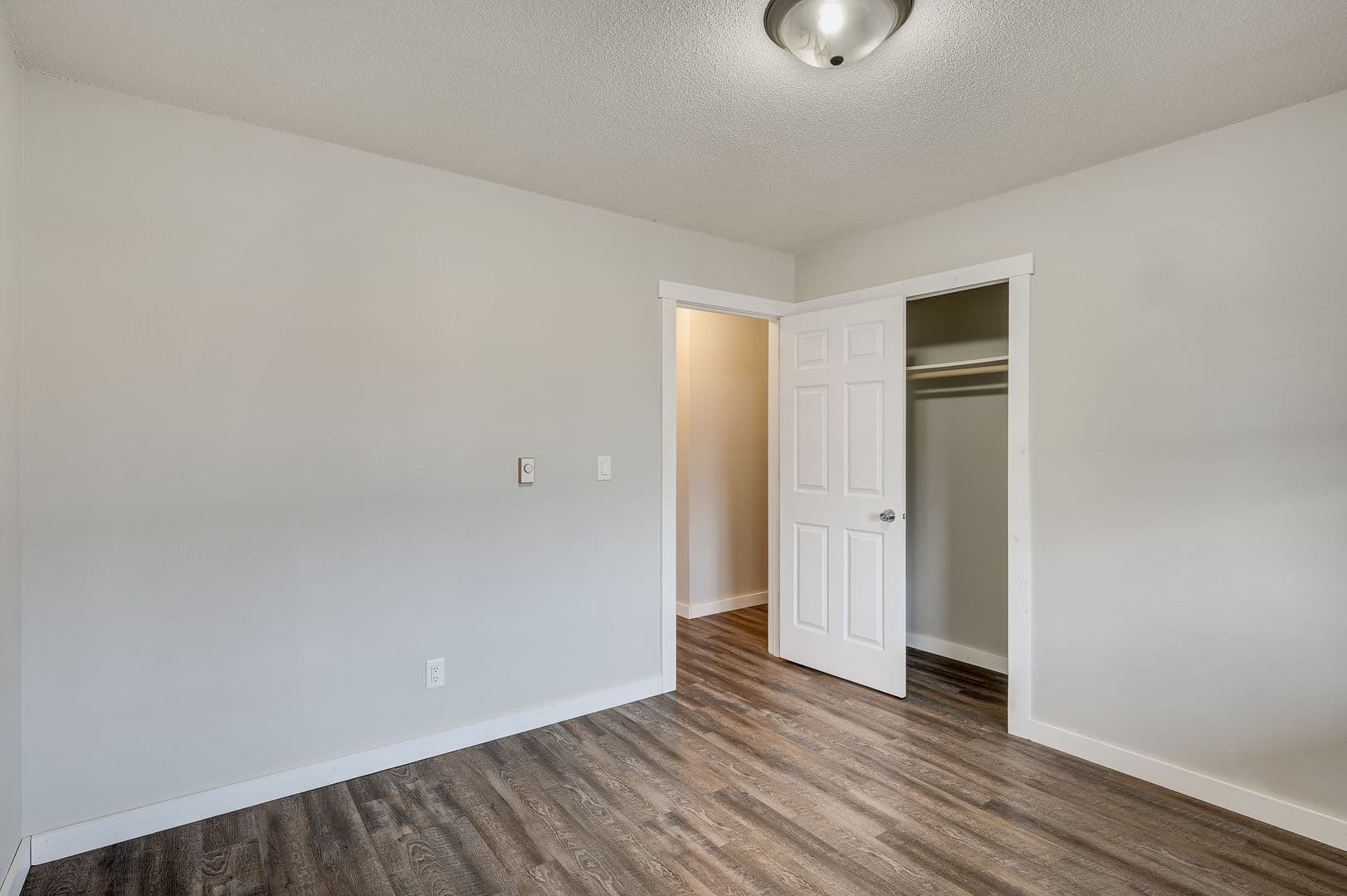 Onalaska Apartment: 1112 10th Ave N