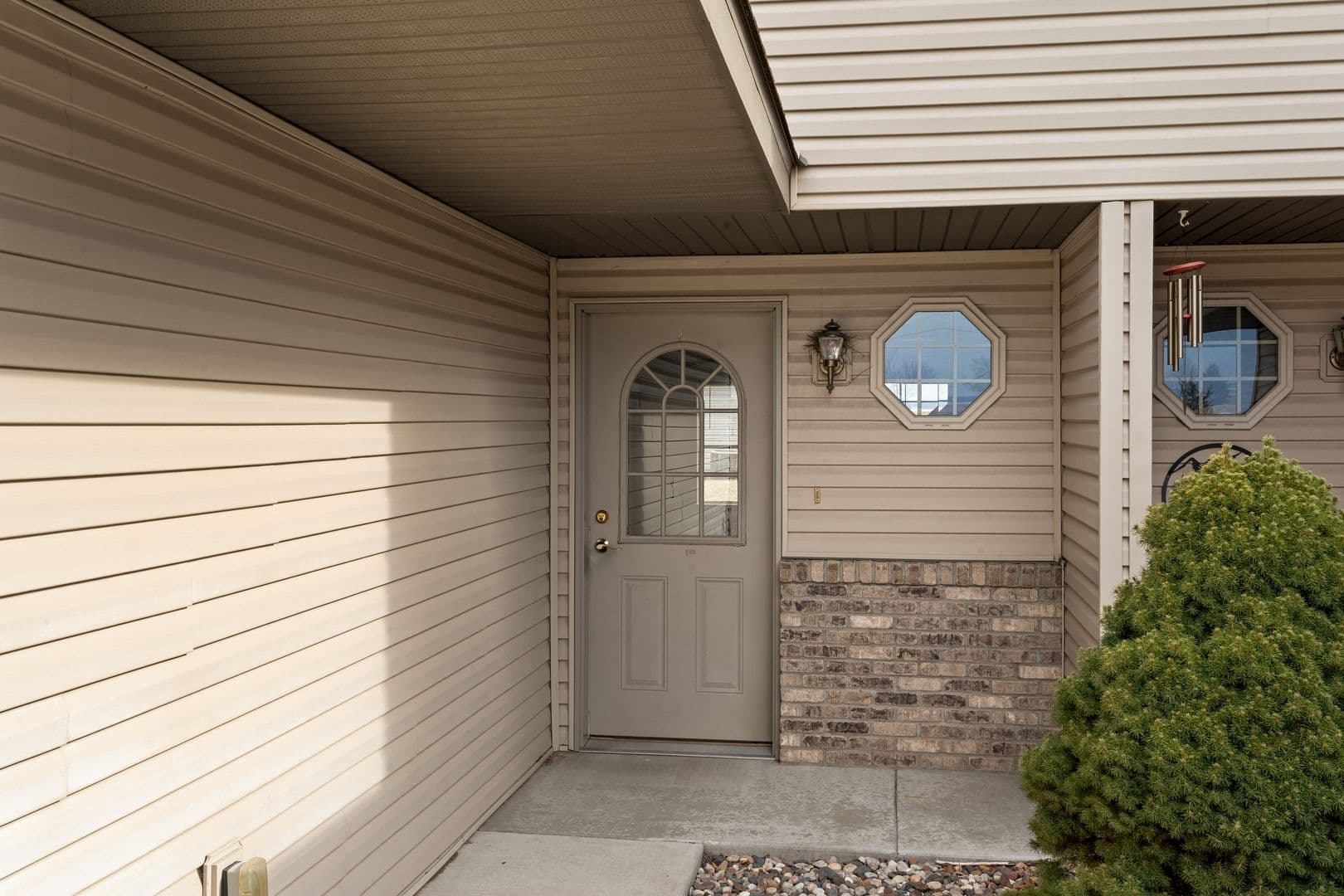 Holmen Apartment: 1208 Eastwood St