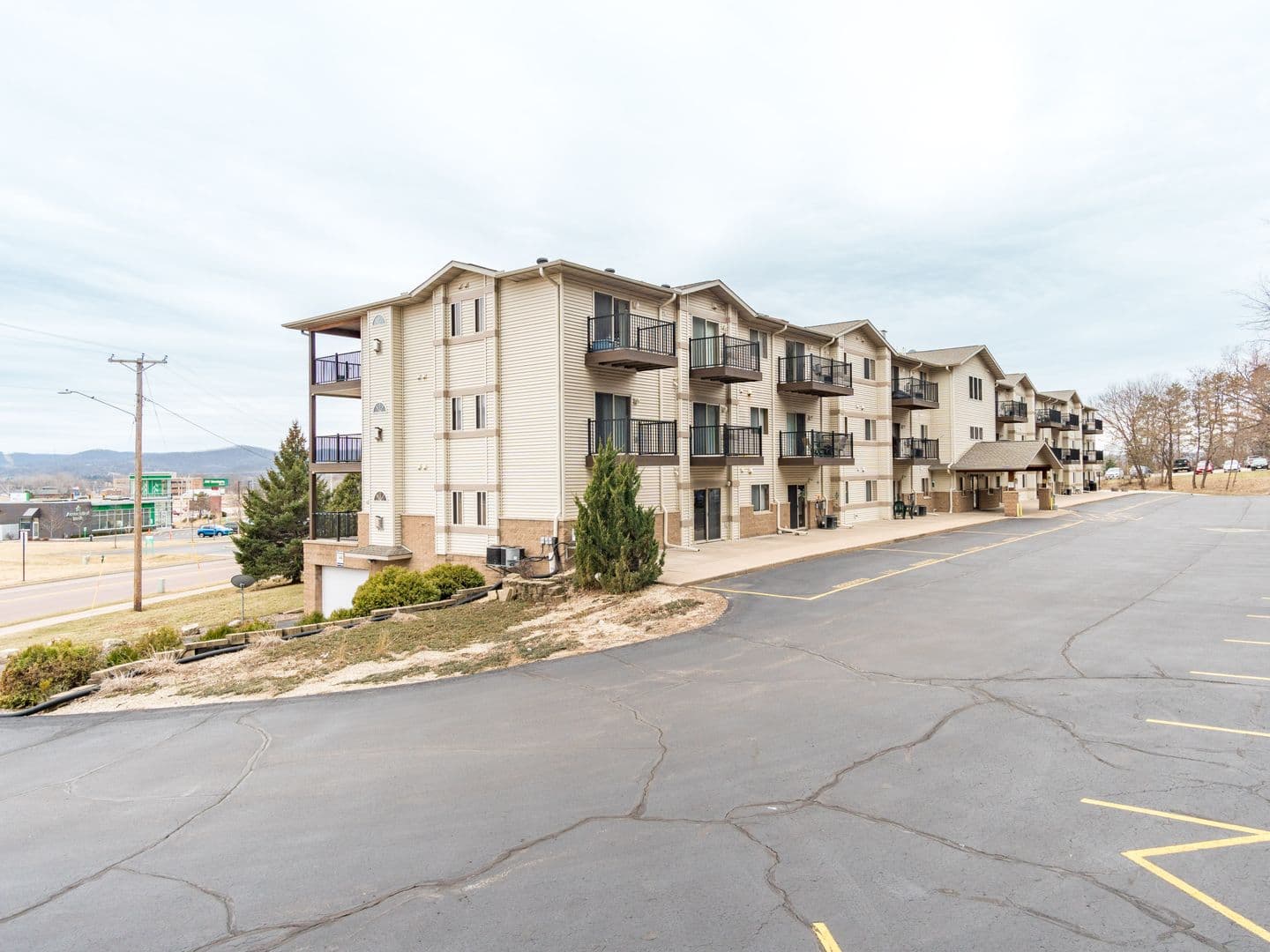 Onalaska Apartment: 135 Marcou Rd