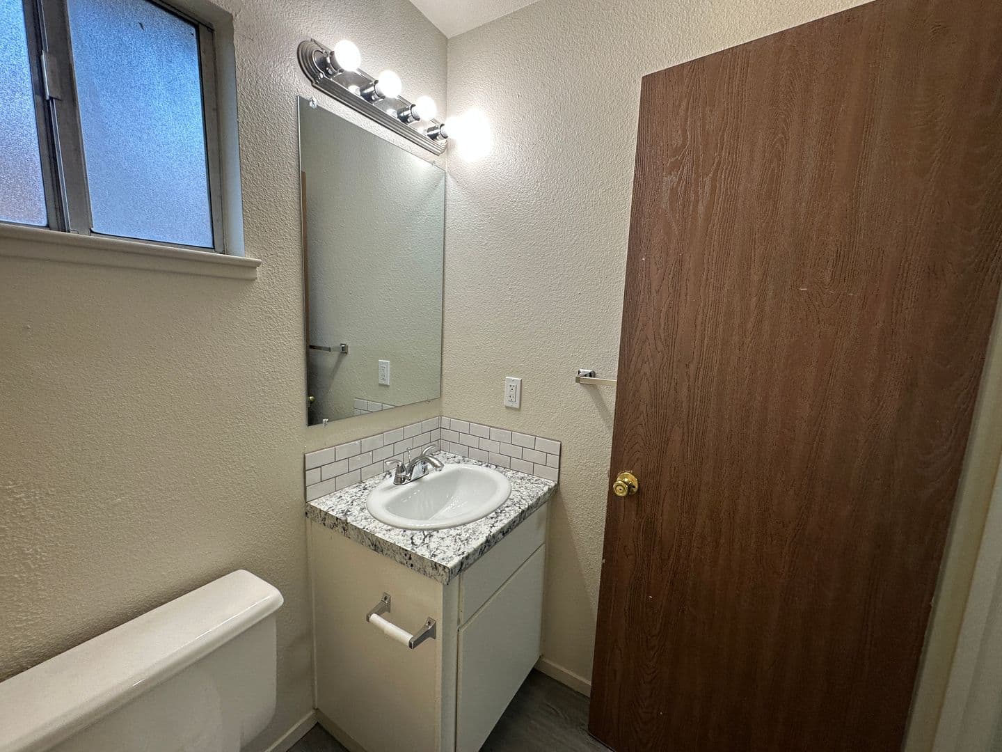 Merced Apartment: 114 South Parsons Ave. #G