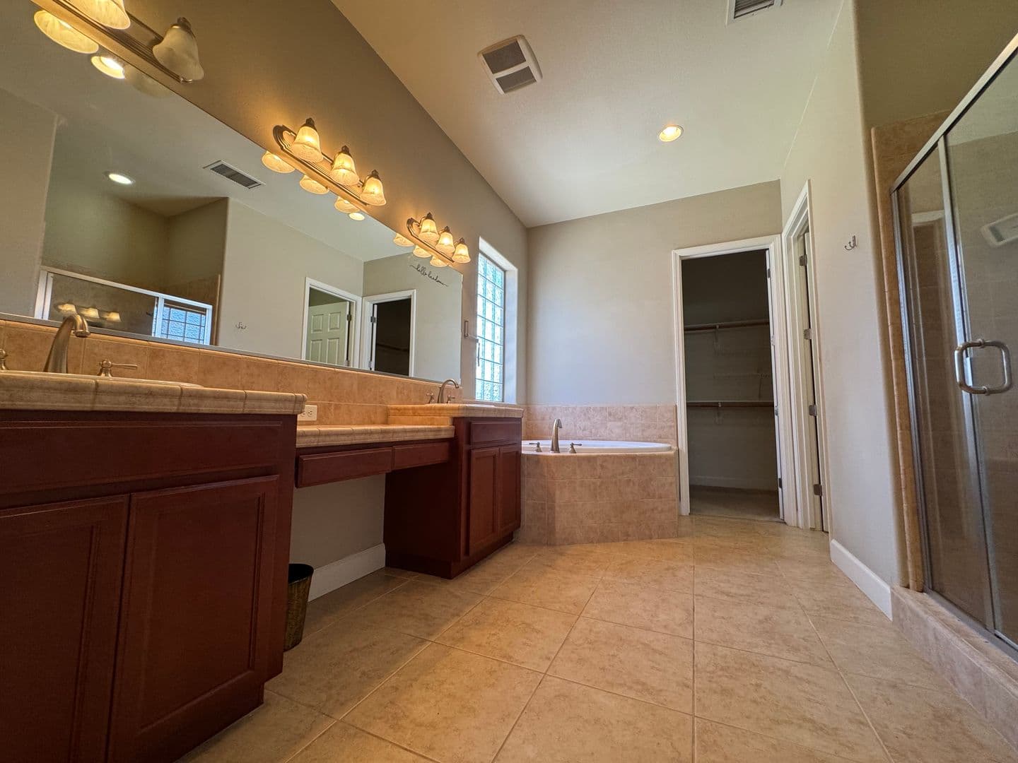 Clovis House: 2171 Buckingham Ave