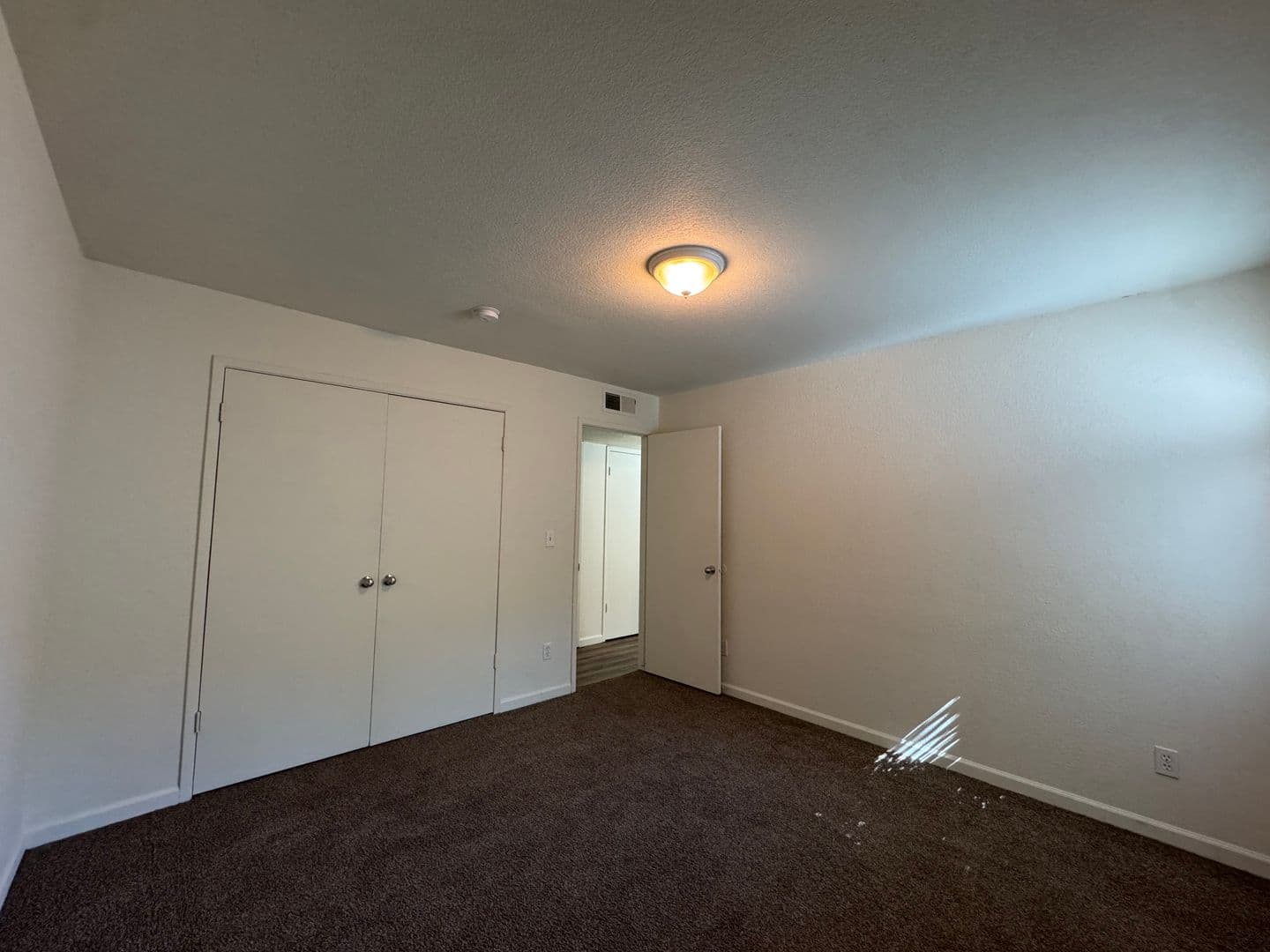 Fresno Apartment: 4853 E. University Avenue - 101