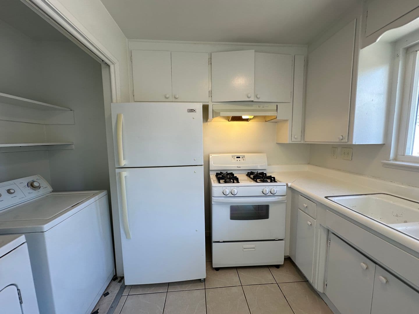 Modesto Apartment: 1709 Evergreen Avenue