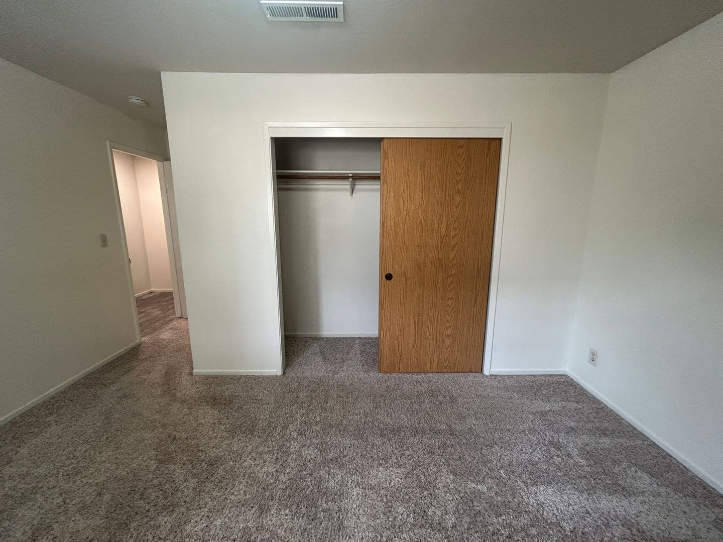 Merced Apartment: 154 South Parsons Ave. #B