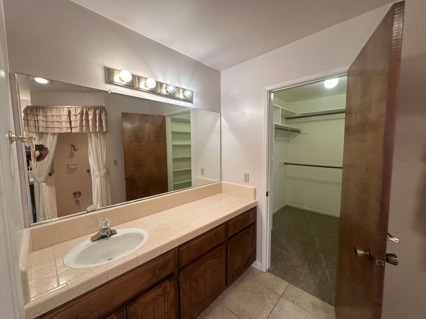 Modesto House: 1005 Westmont Ct