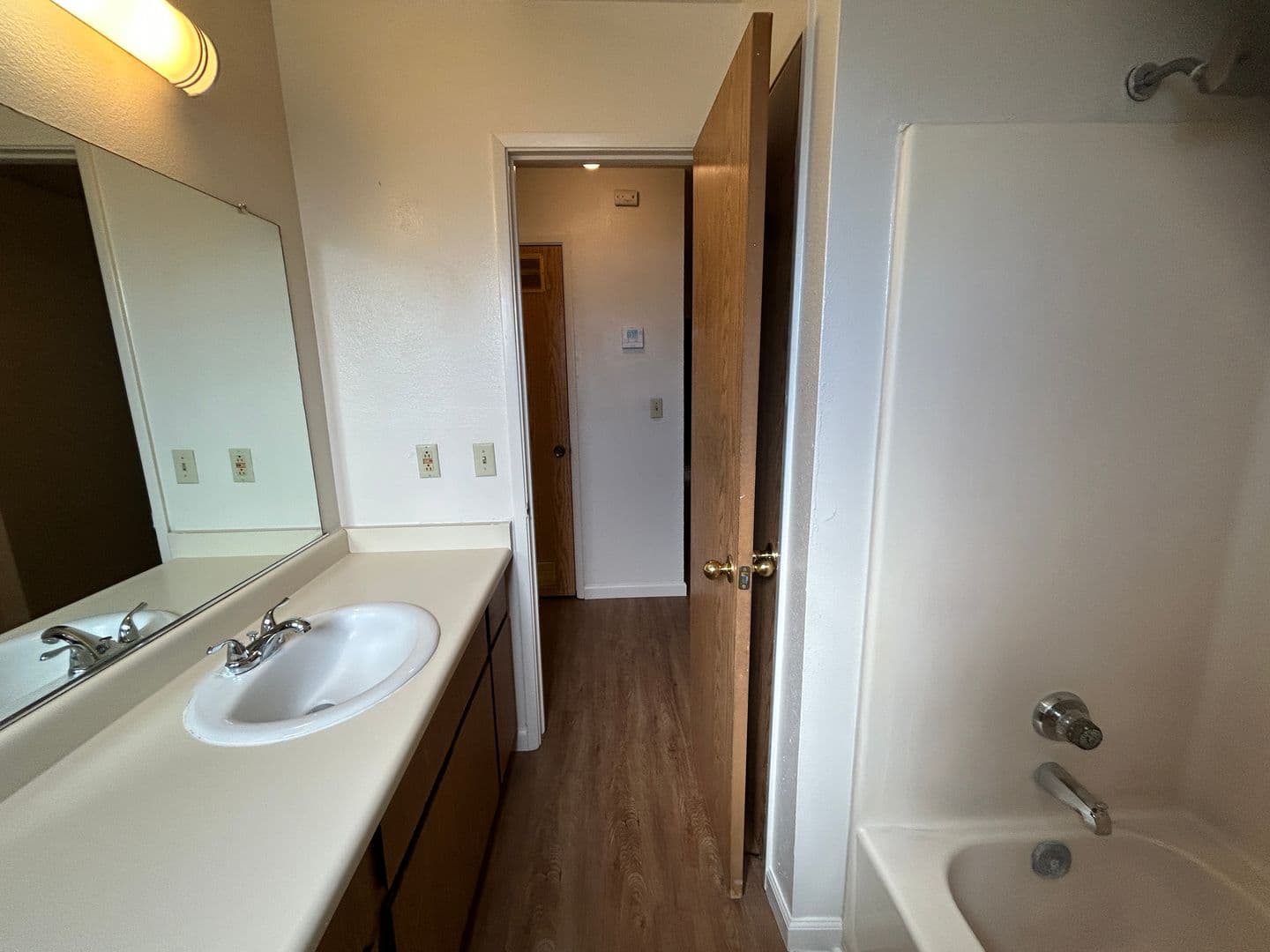 Merced Apartment: 144 South Parsons Ave. #F