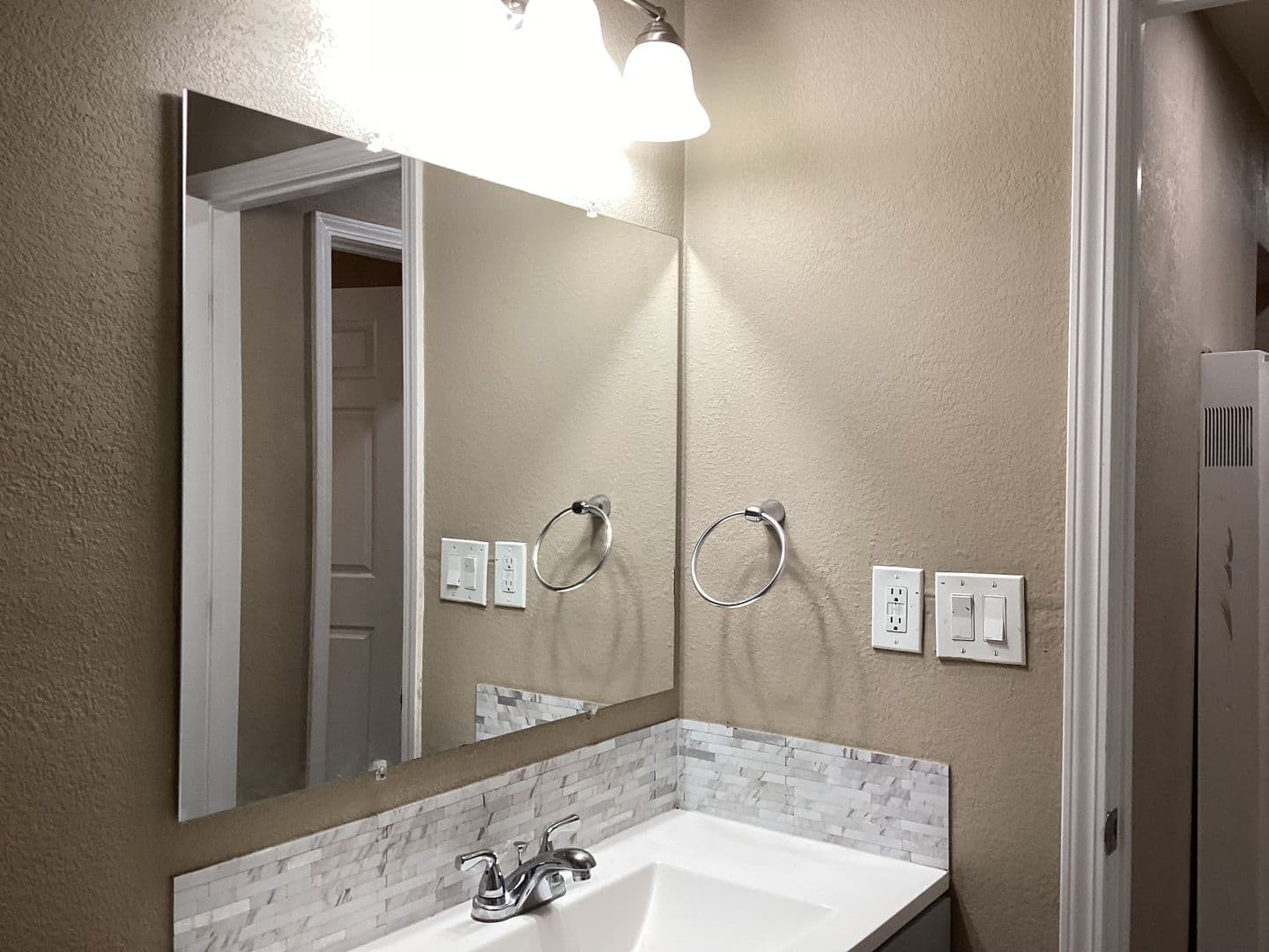 Fresno Apartment: 3364 Mayfair Drive South