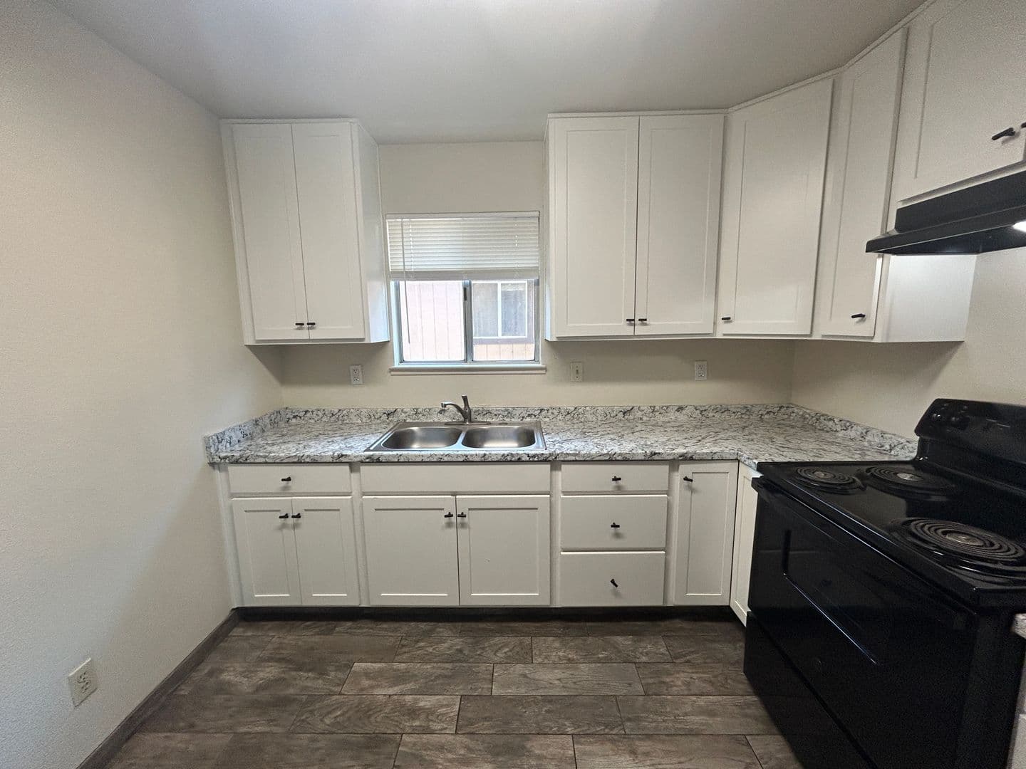 Merced Apartment: 104 South Parsons Ave. #E