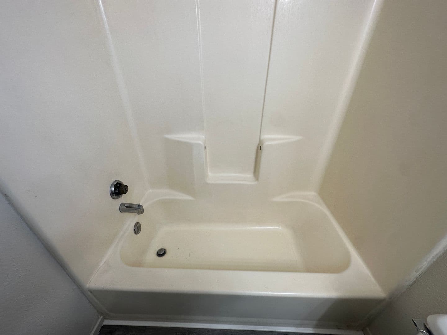 Merced Apartment: 114 South Parsons Ave. #G