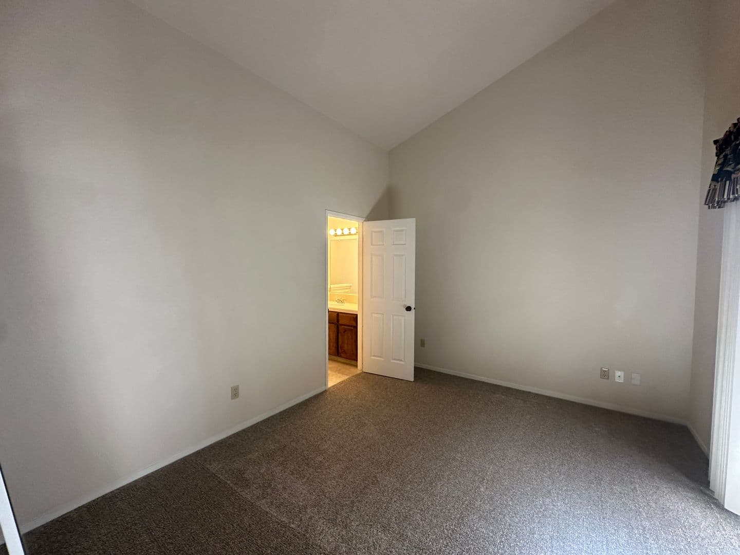 Modesto House: 1005 Westmont Ct
