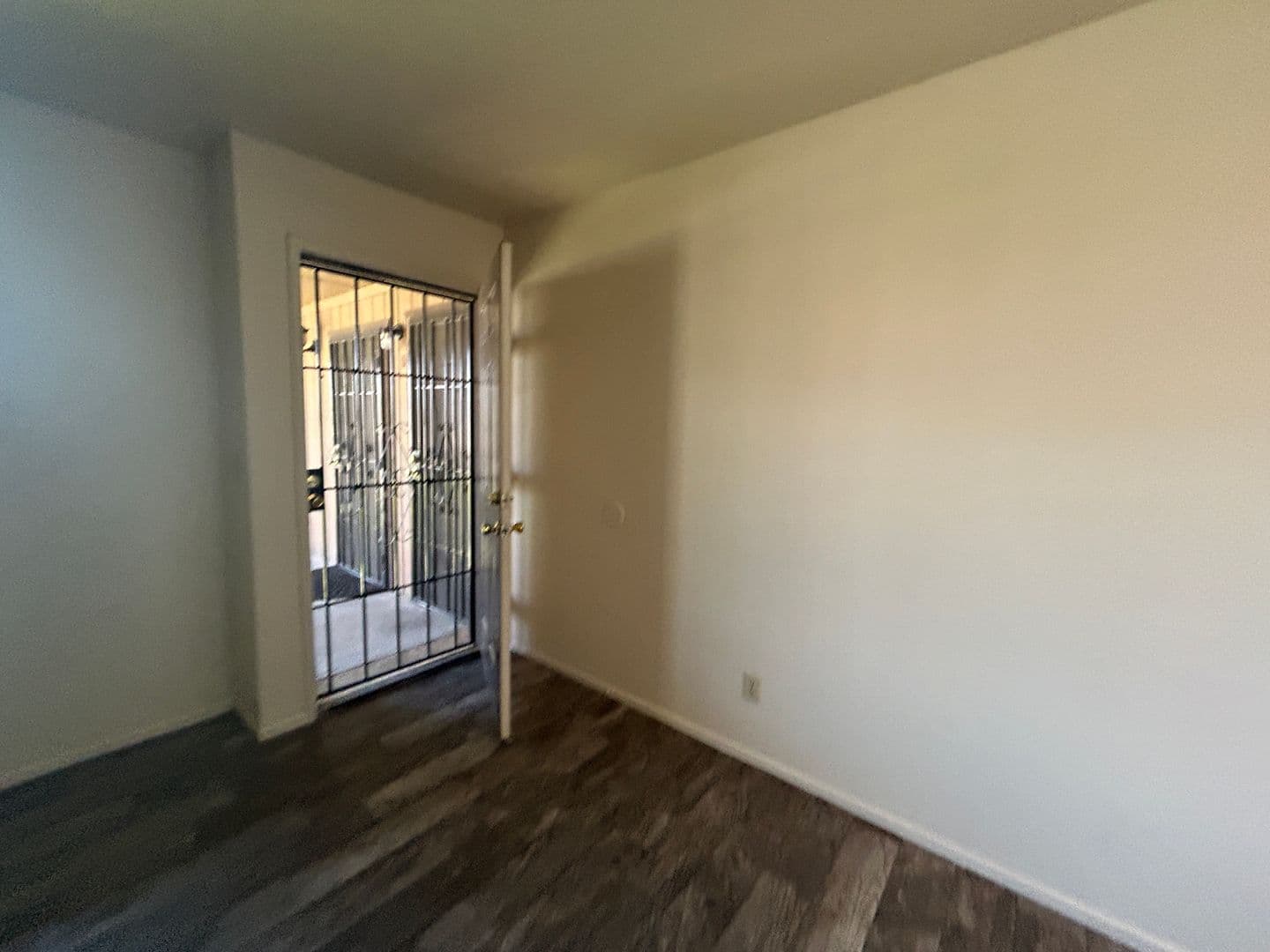 Merced Apartment: 104 South Parsons Ave. #E