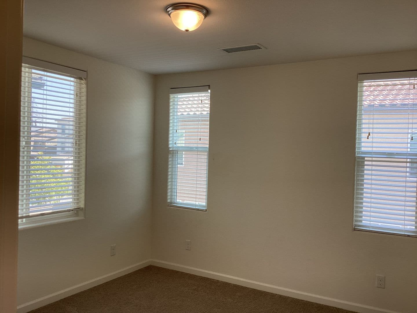 Clovis House: 2573 Daisy Drive