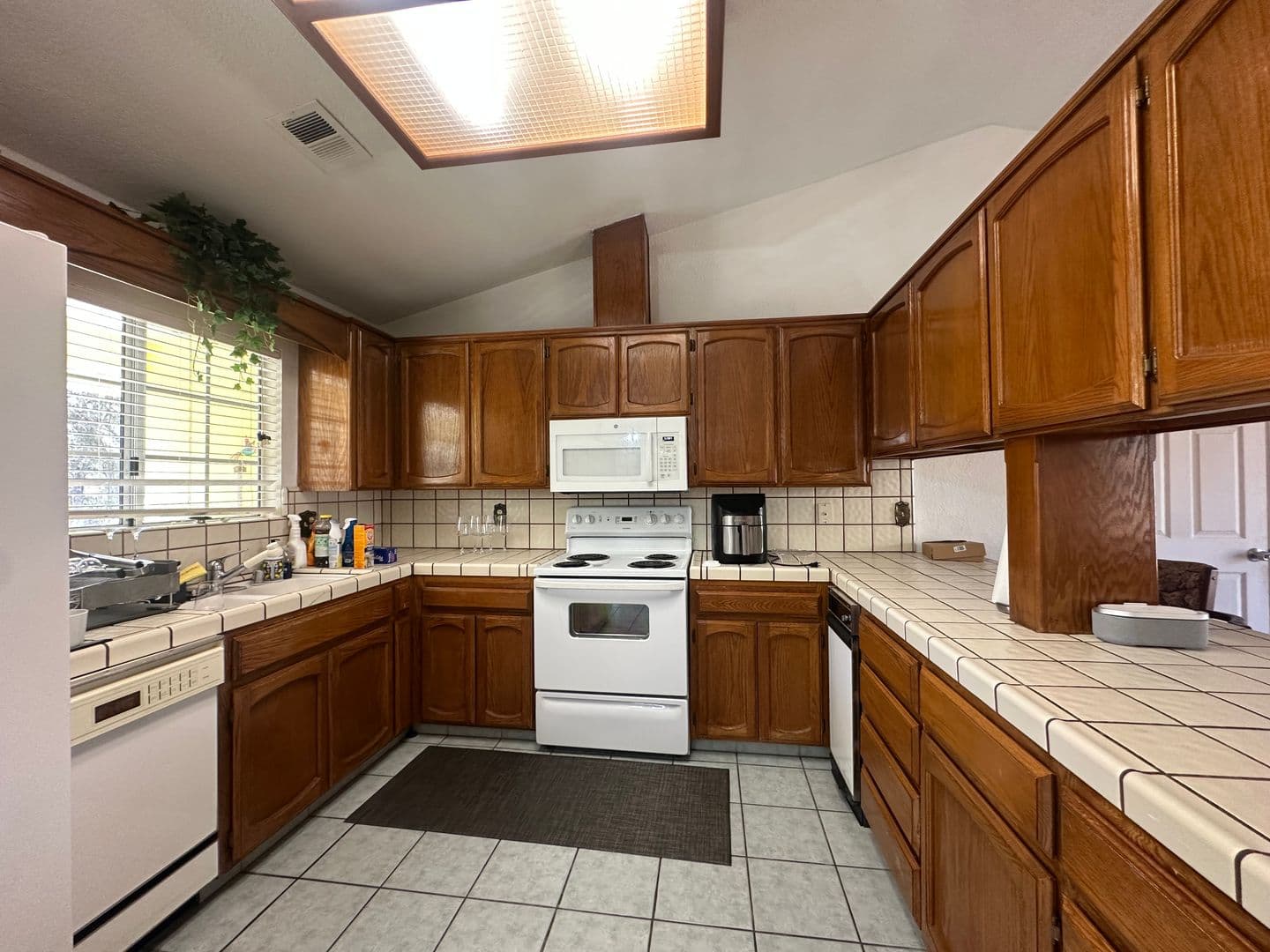 Coulterville House: 10475 Gusano Way