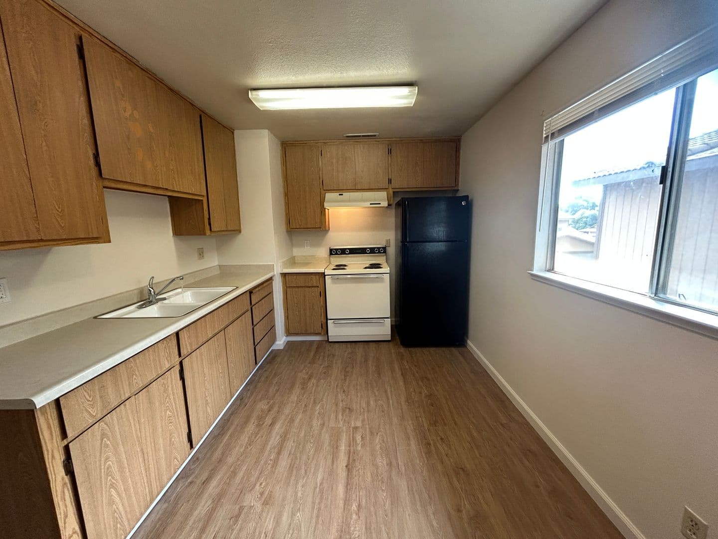 Merced Apartment: 144 South Parsons Ave. #F